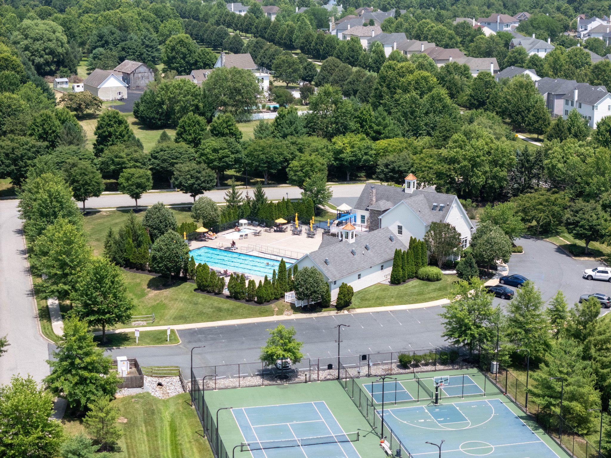 RED LION CHASE - Residential