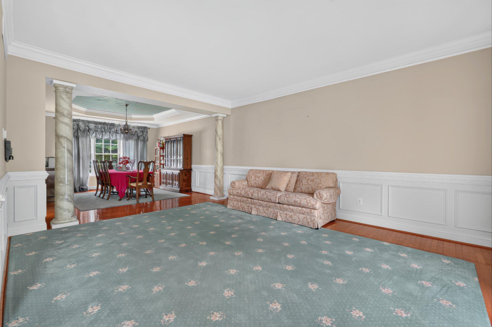 RED LION CHASE - Residential