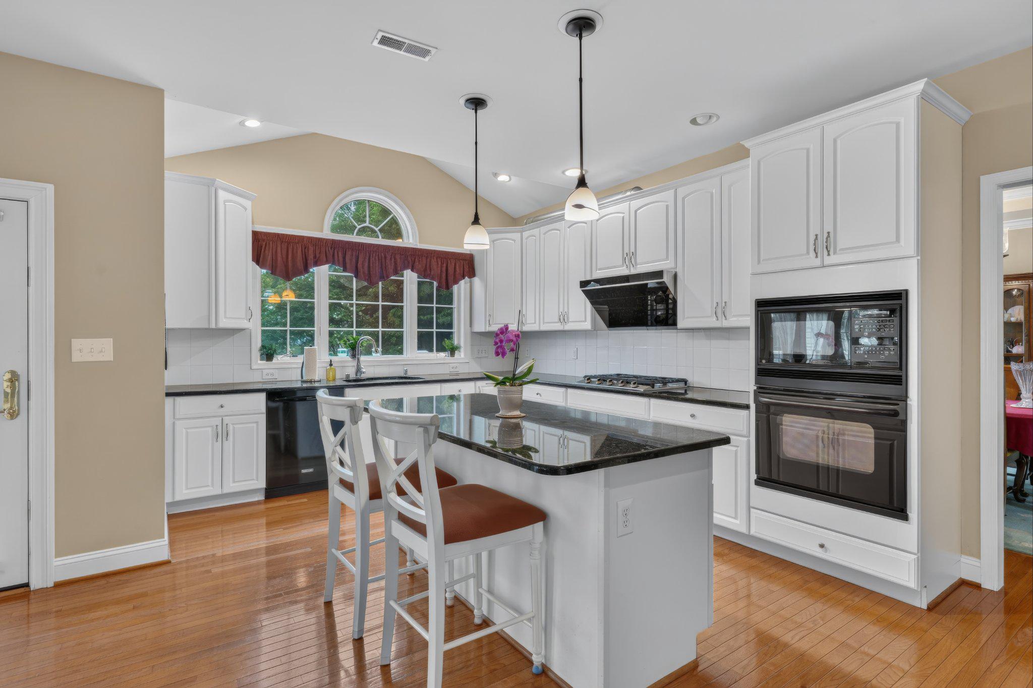 RED LION CHASE - Residential