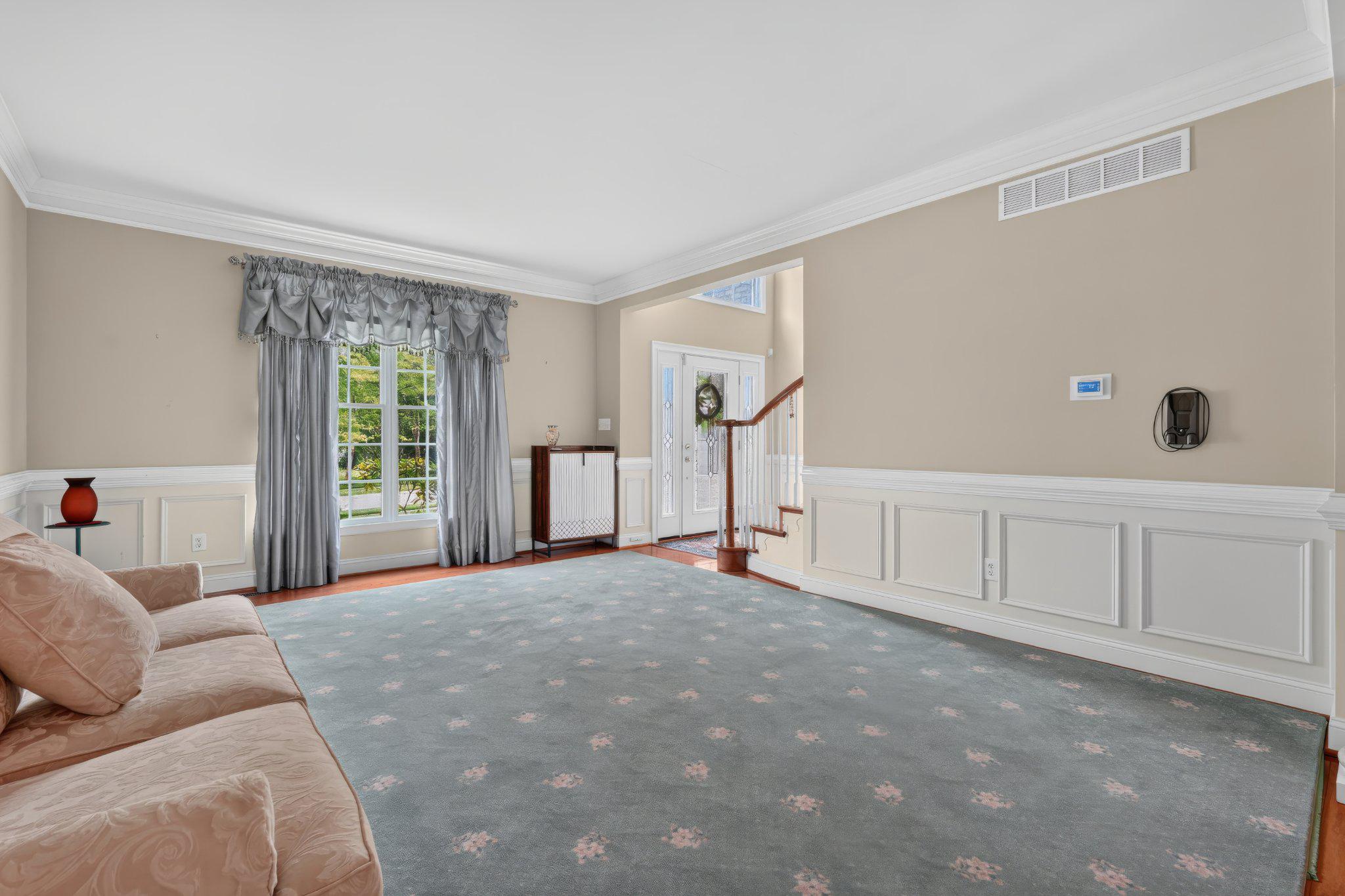 RED LION CHASE - Residential