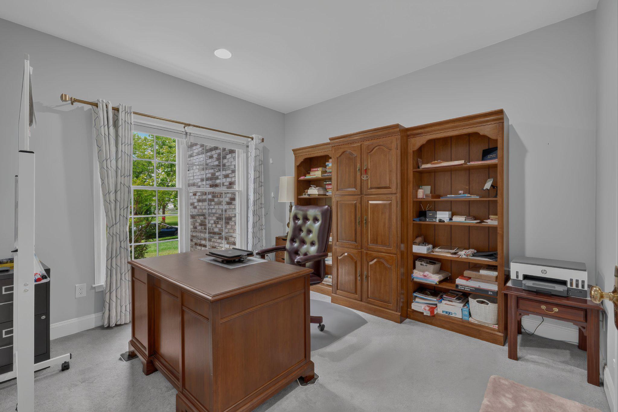 RED LION CHASE - Residential