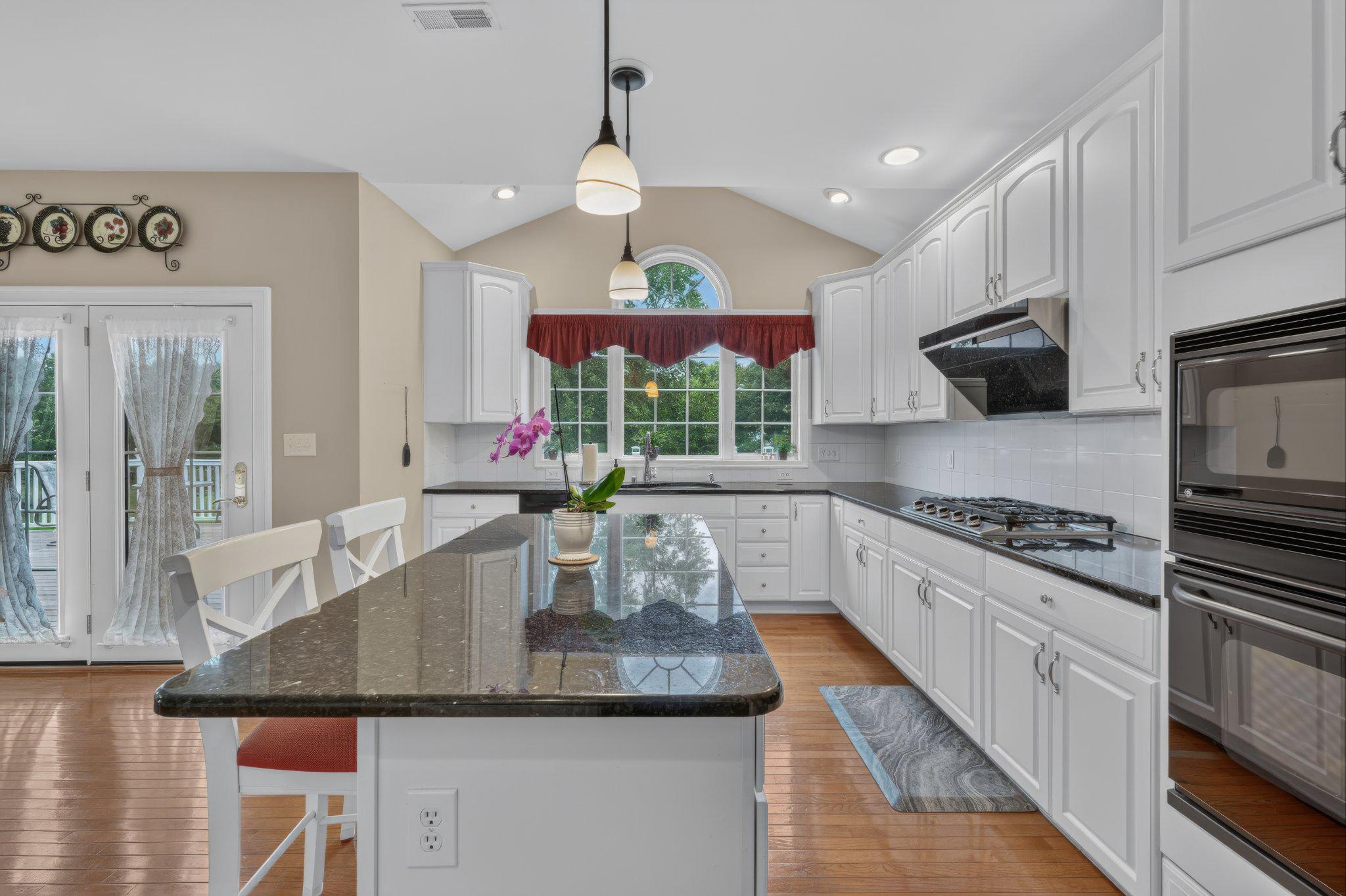 RED LION CHASE - Residential