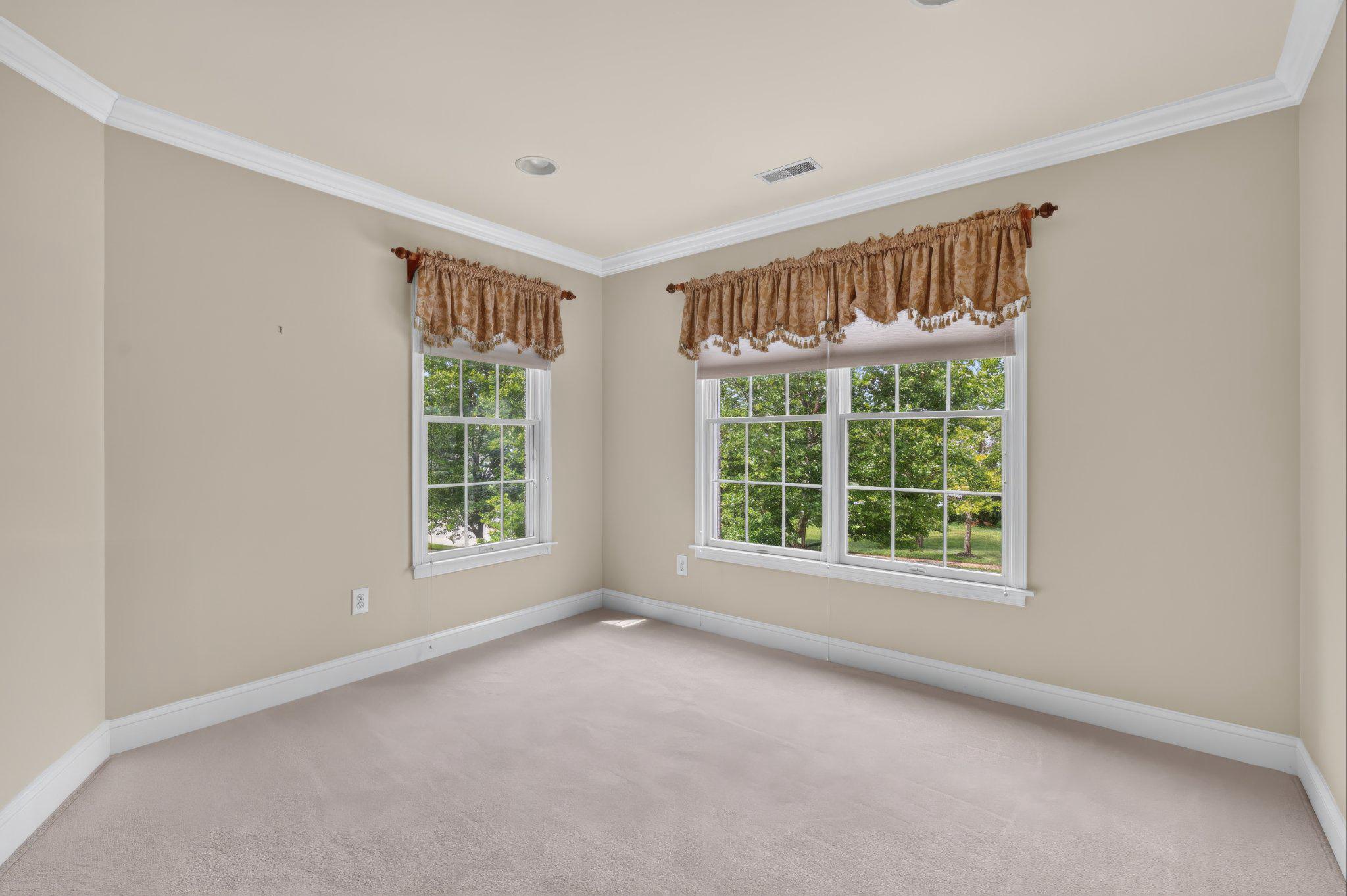 RED LION CHASE - Residential