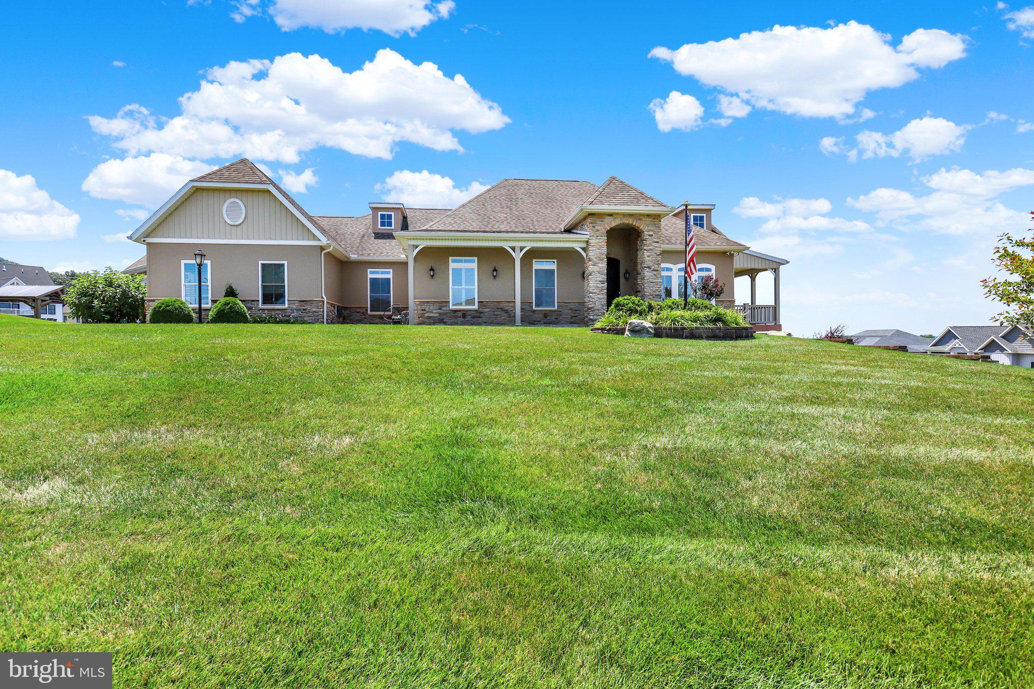 PENN NATIONAL GOLF COURSE COMMUNITY - Residential