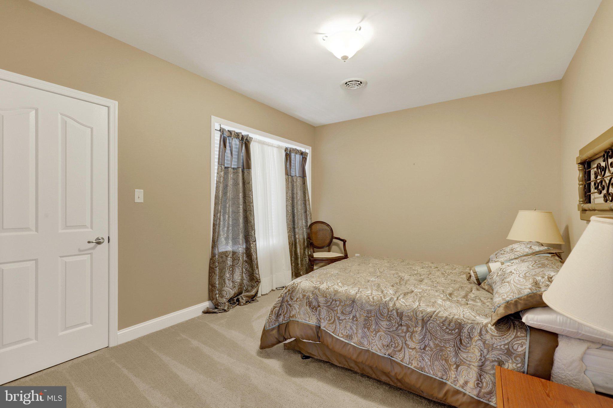 PENN NATIONAL GOLF COURSE COMMUNITY - Residential