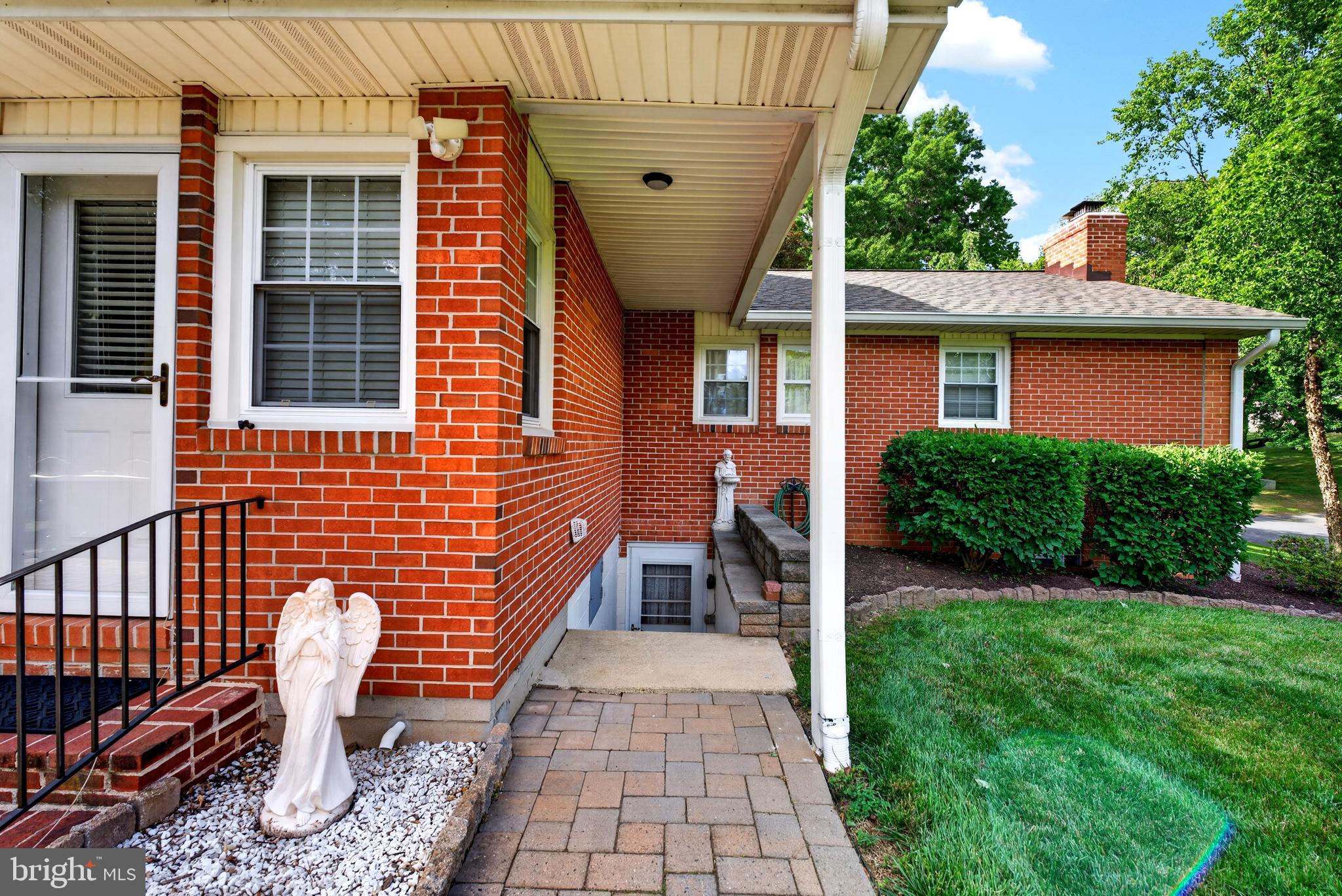 RIDGECROFT - Residential