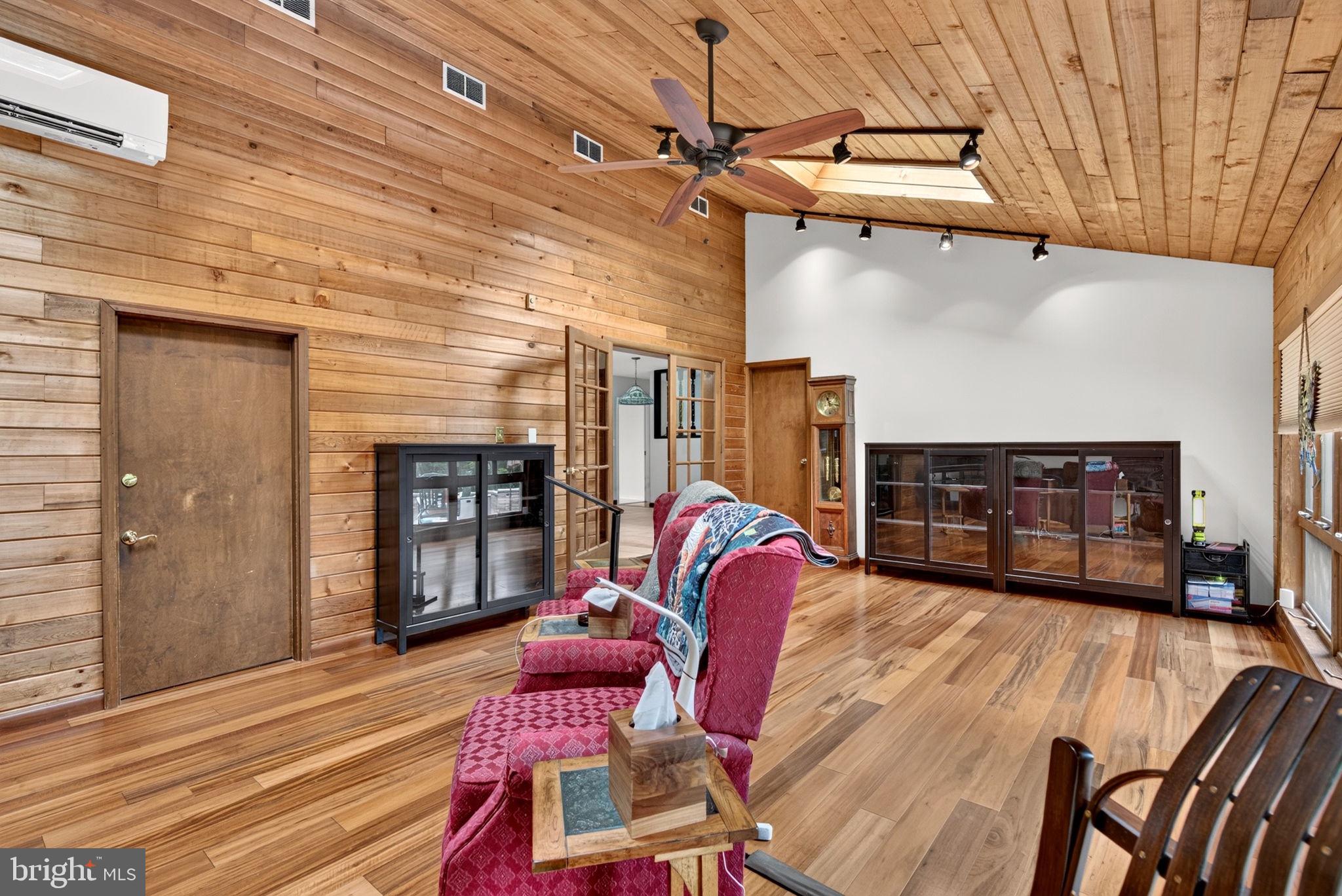 RIDGECROFT - Residential