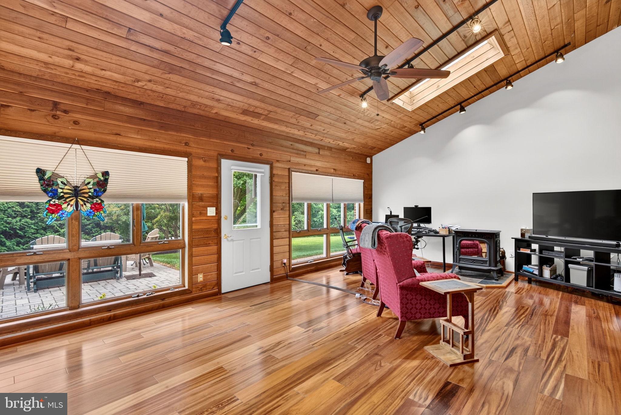 RIDGECROFT - Residential