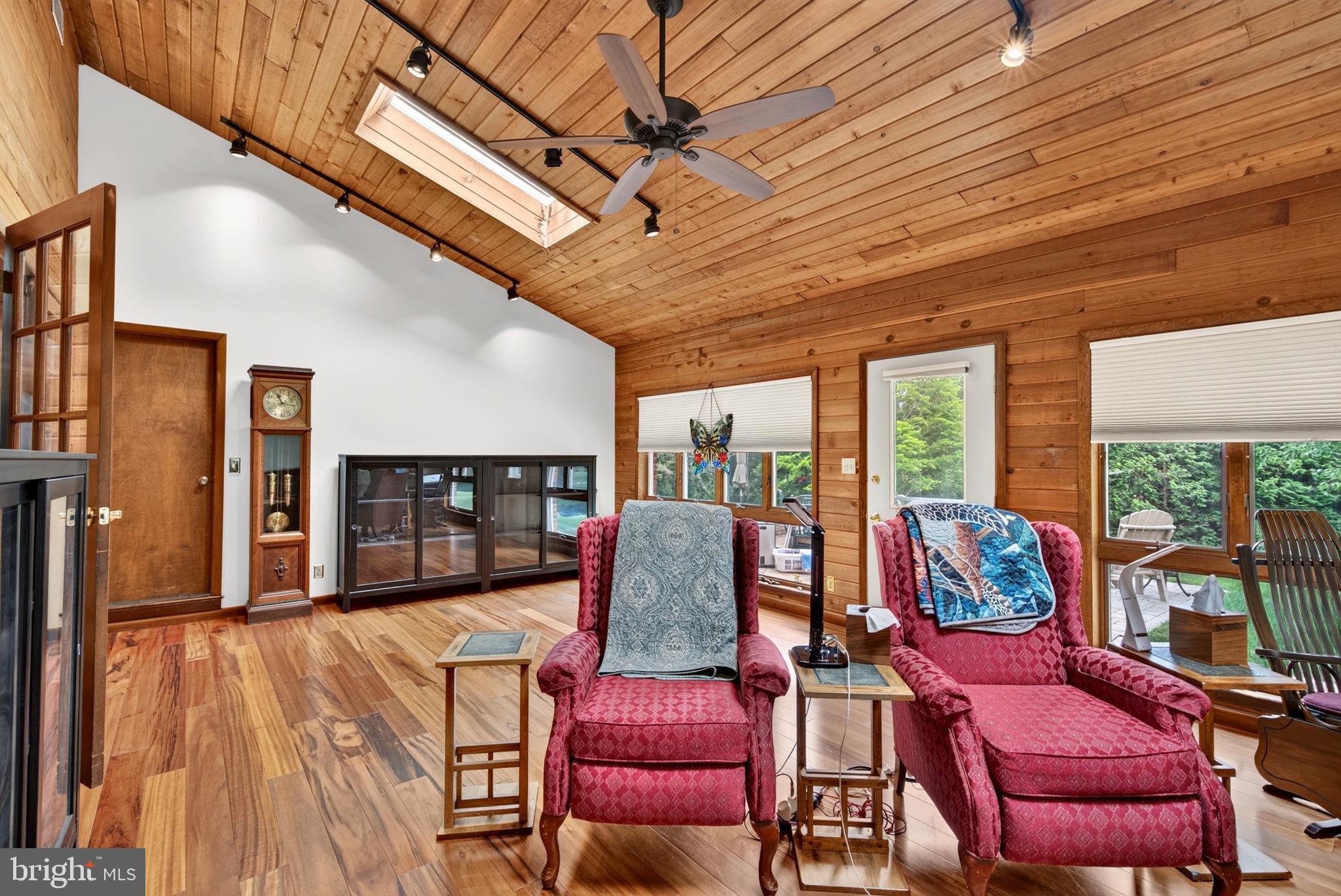 RIDGECROFT - Residential