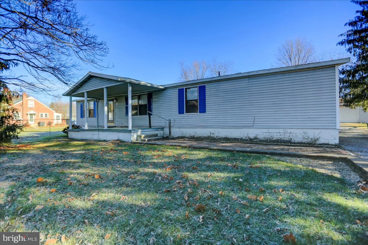 This home is just waiting for you to give it a little TLC.