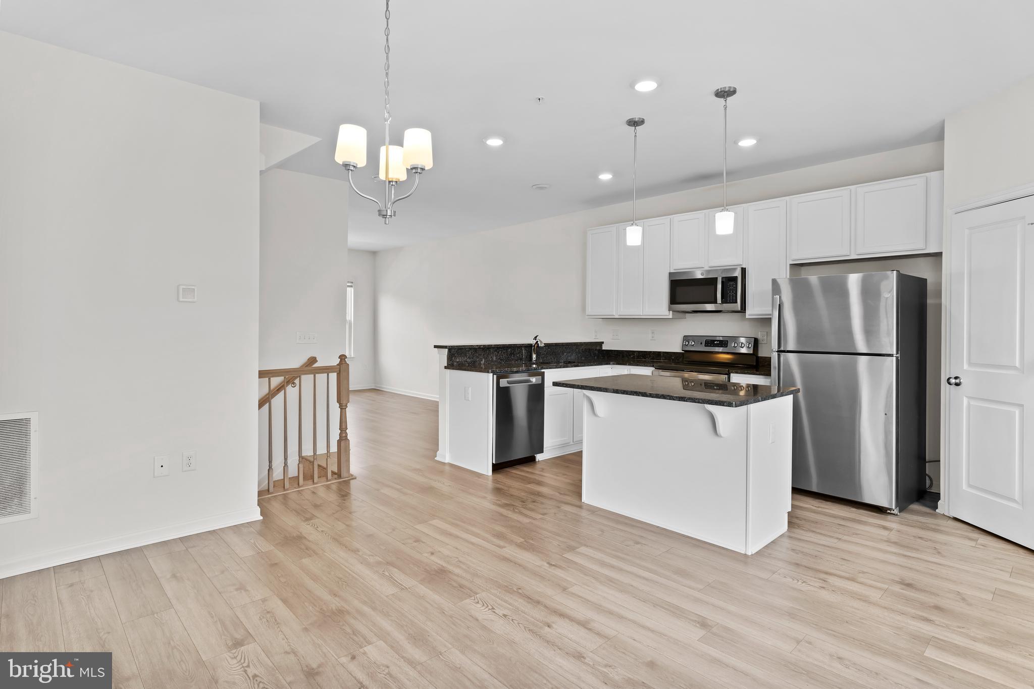 SUNSET TOWNHOMES - Residential