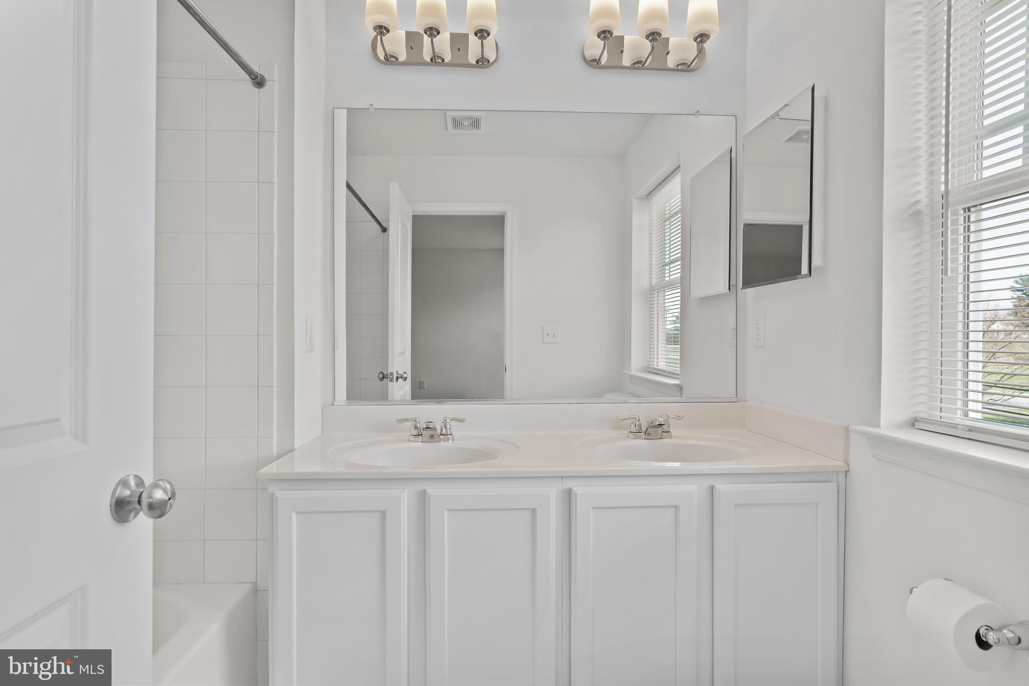 SUNSET TOWNHOMES - Residential