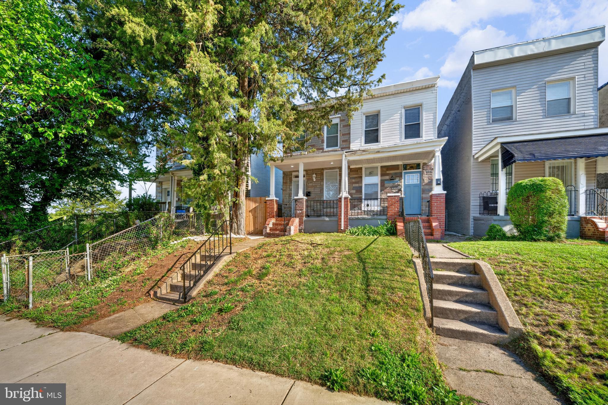 Welcome to 2538 W Mosher St — a spacious 3-bedroom, 3-bathroom end-of-row townhouse offering flexibility, character, and plenty of living space! This home features a functional layout with generously sized bedrooms, multiple full bathrooms, and brand-new windows that provide great natural light and energy efficiency throughout the home. The added benefit of the end-unit location offers extra privacy and additional sunlight.

The rear of the home offers a versatile bonus space that can be used as a possible in-law suite, private office, guest area, or additional living space — perfect for today’s flexible lifestyle needs. Conveniently located near major commuter routes, shopping, dining, and local attractions. Whether you are looking for room to spread out or space to work from home, this property offers endless possibilities. Schedule your showing today!