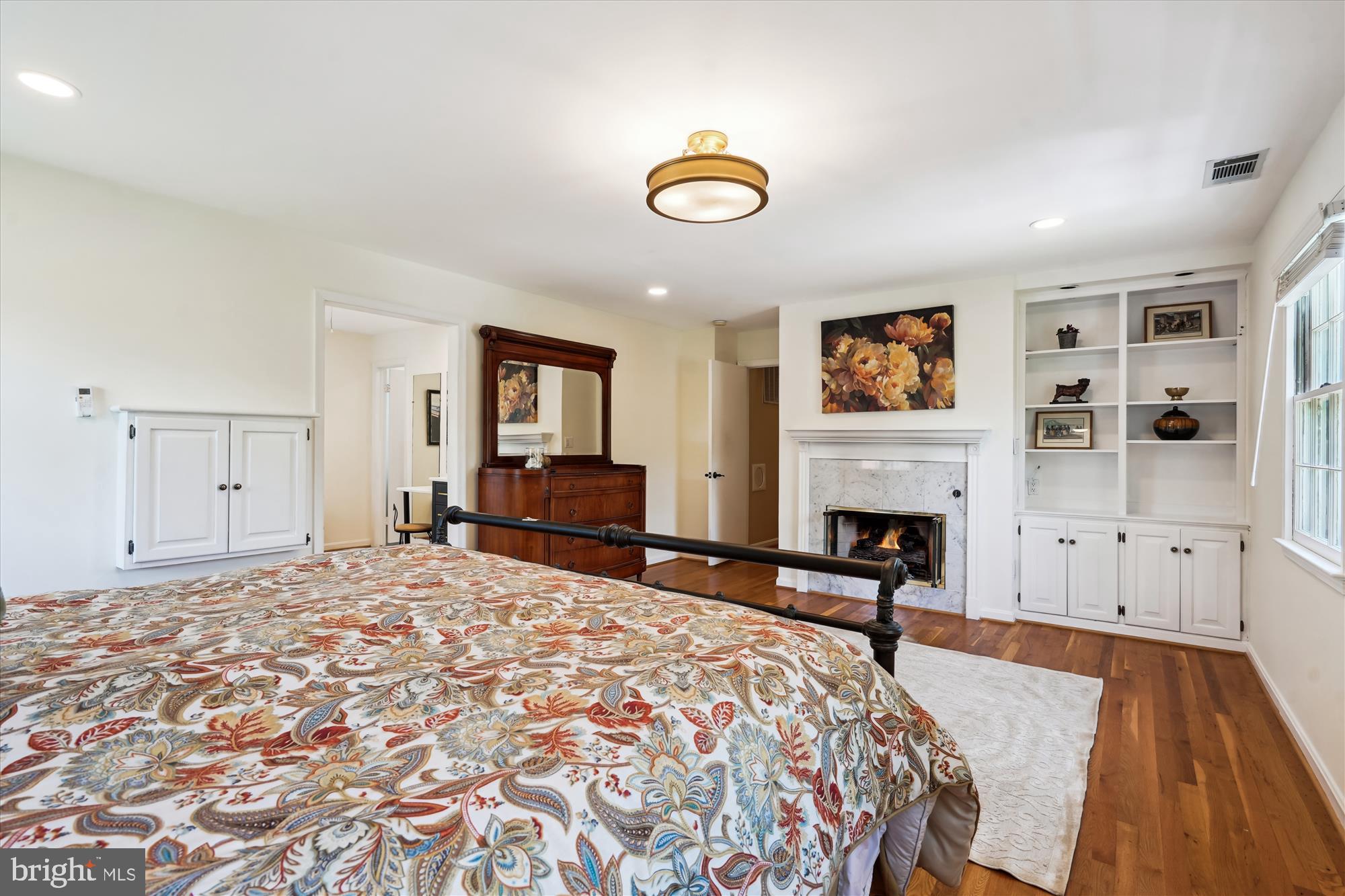 MONTROSE WOODS - Residential