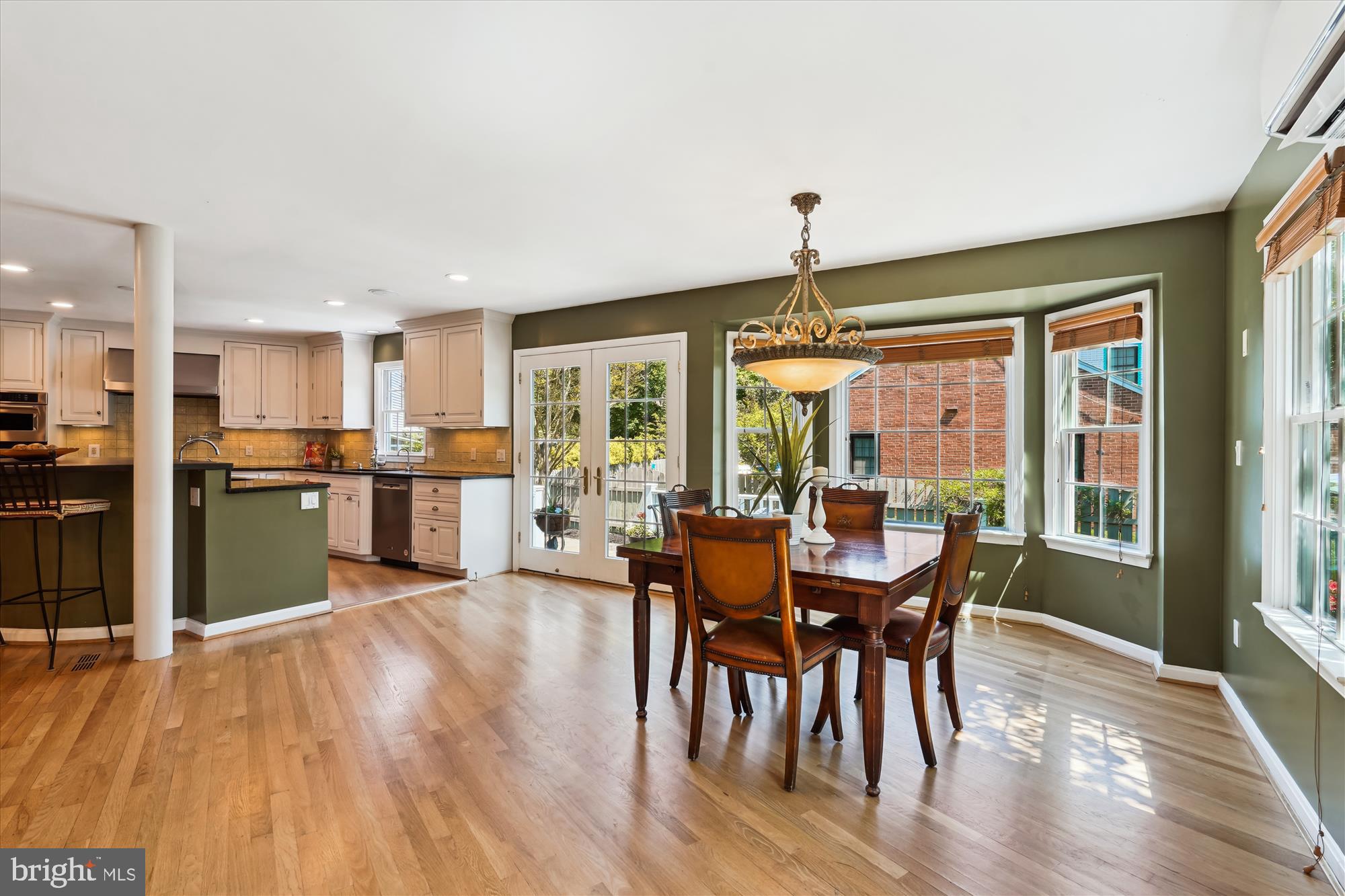 MONTROSE WOODS - Residential