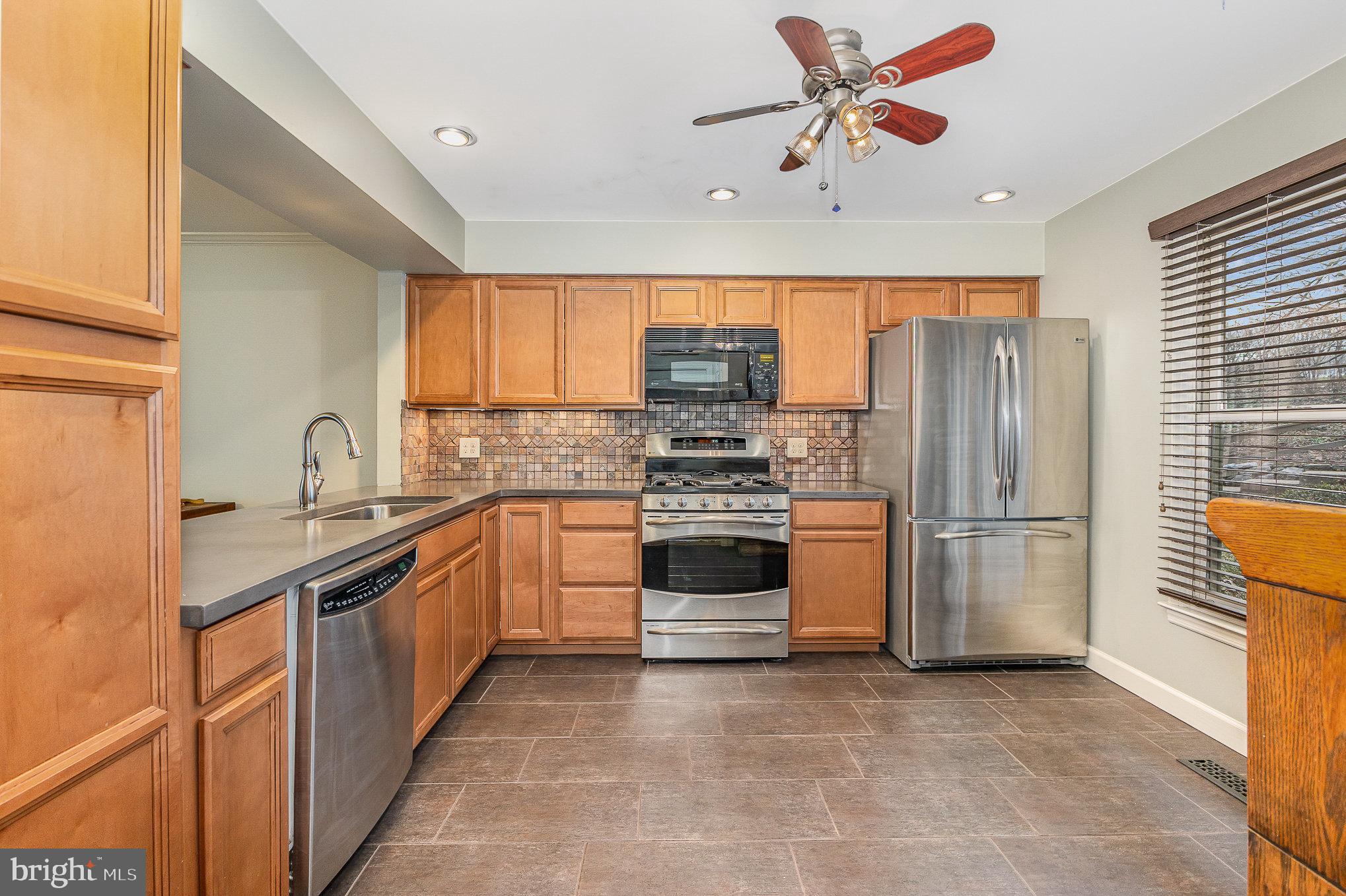 OAKMONT - Residential