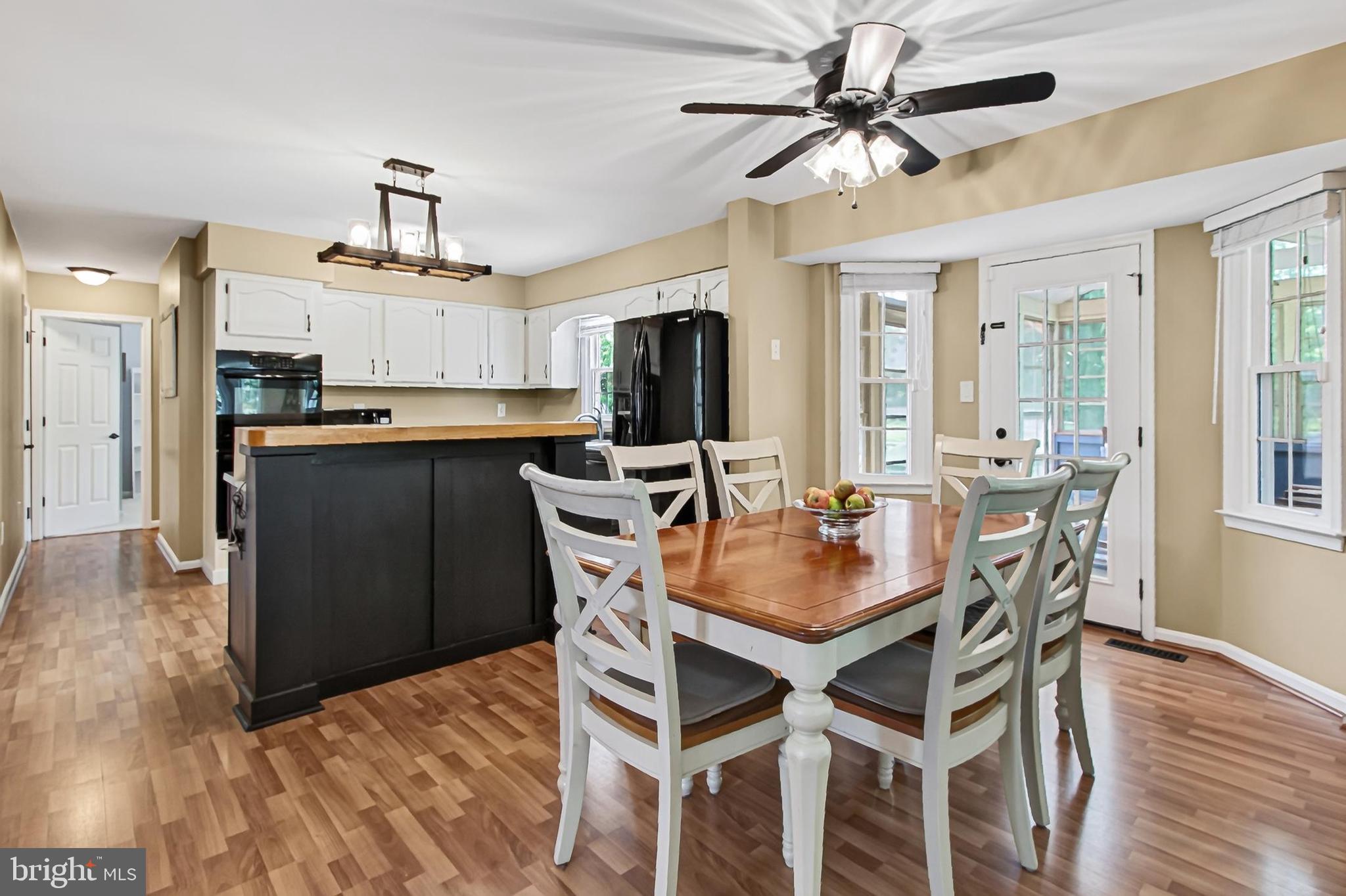 LIFESTYLE AT SULLY STATION - Residential