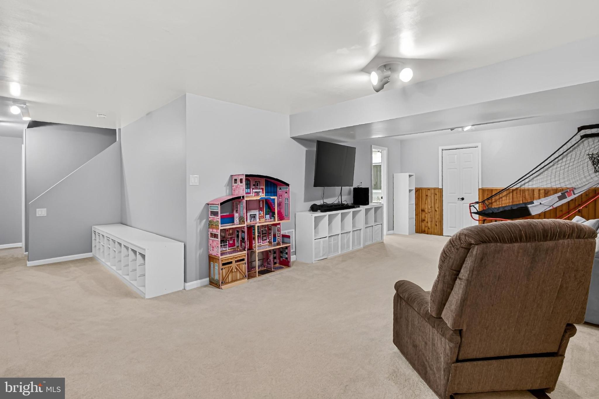 LIFESTYLE AT SULLY STATION - Residential