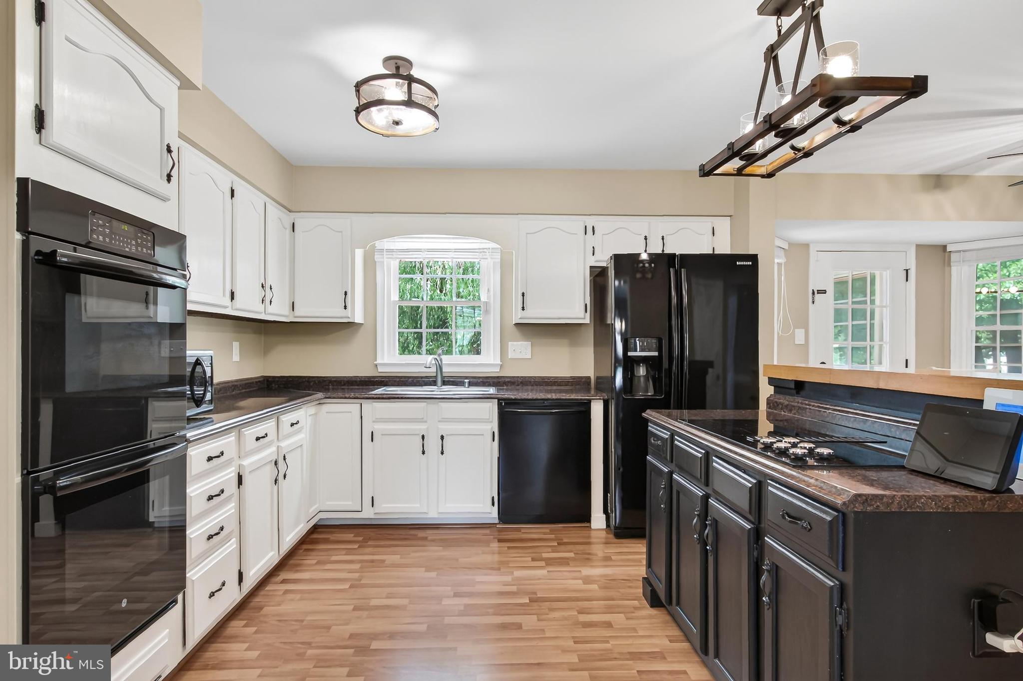 LIFESTYLE AT SULLY STATION - Residential