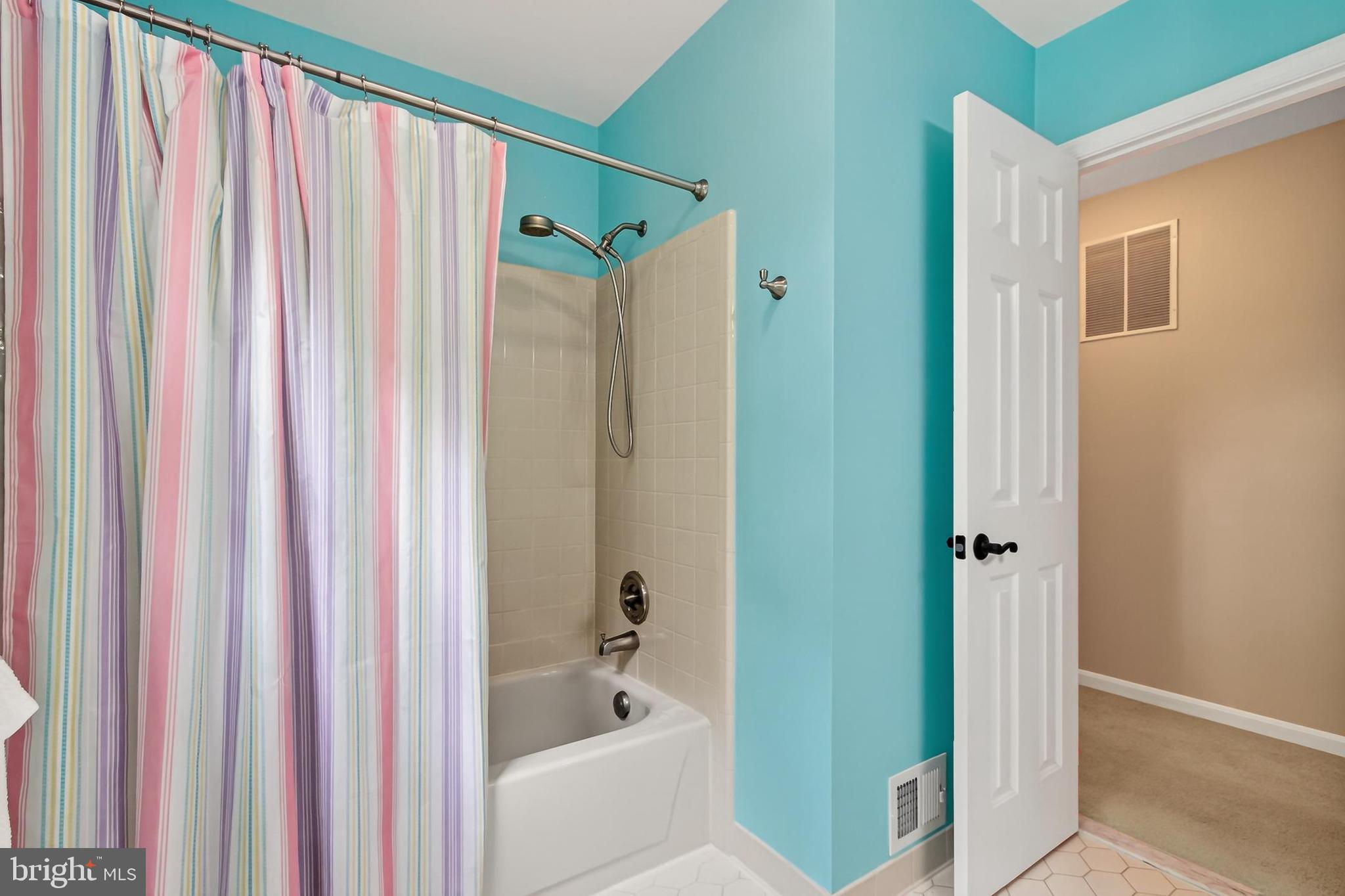 LIFESTYLE AT SULLY STATION - Residential