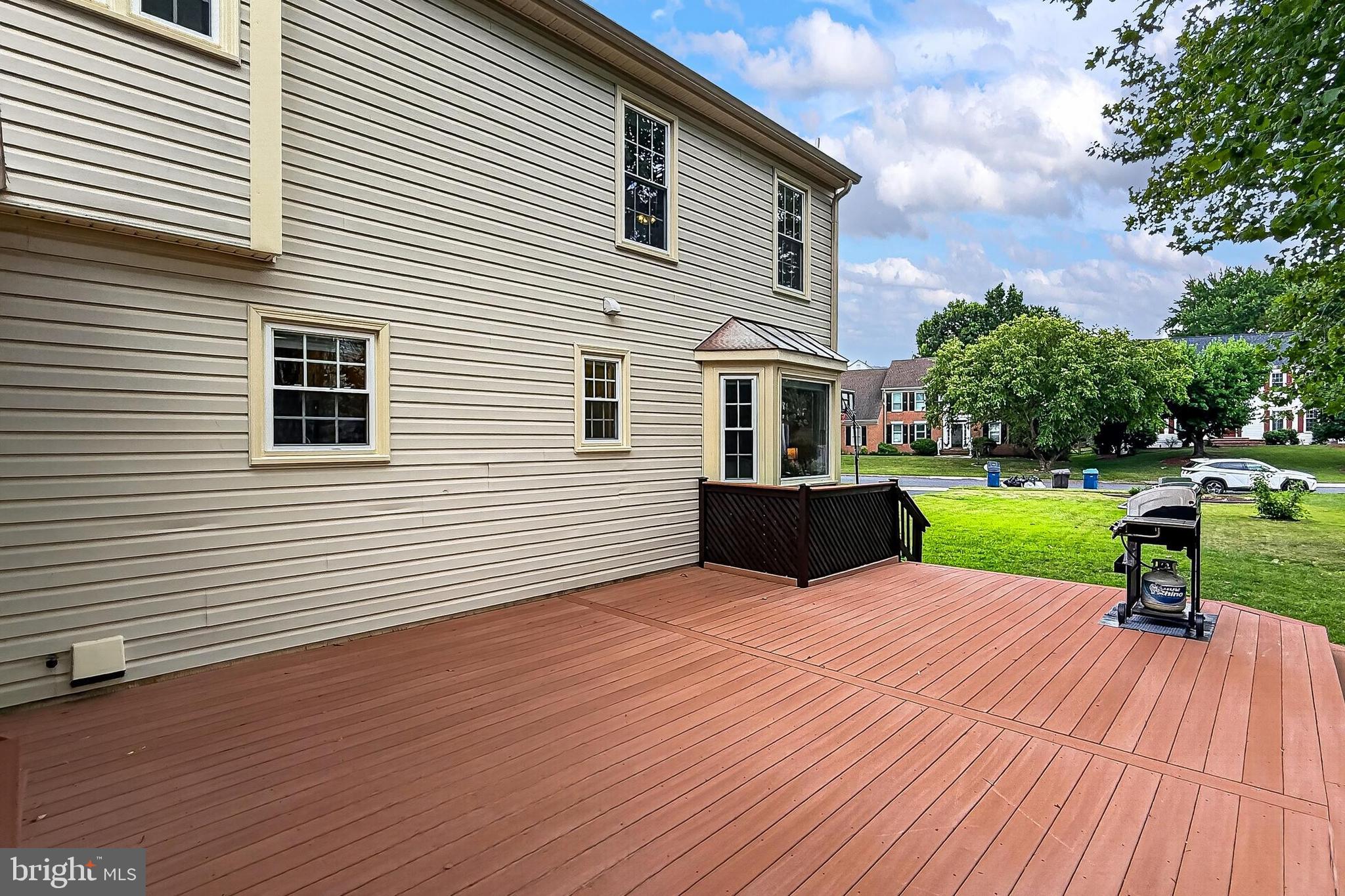 LIFESTYLE AT SULLY STATION - Residential