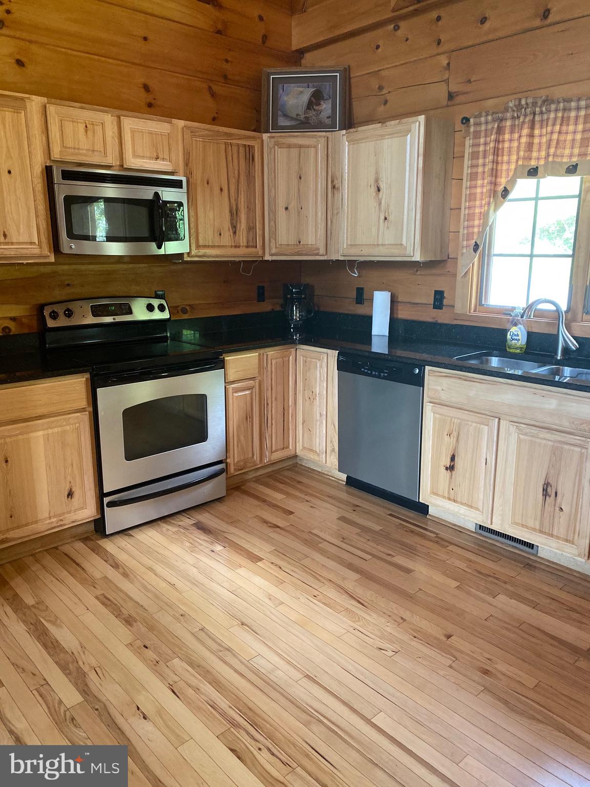 HOLIDAY HILL - Residential