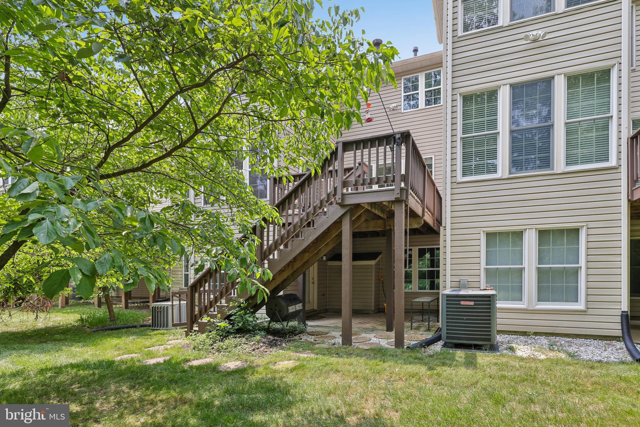 COLLEGE HILLS - Residential
