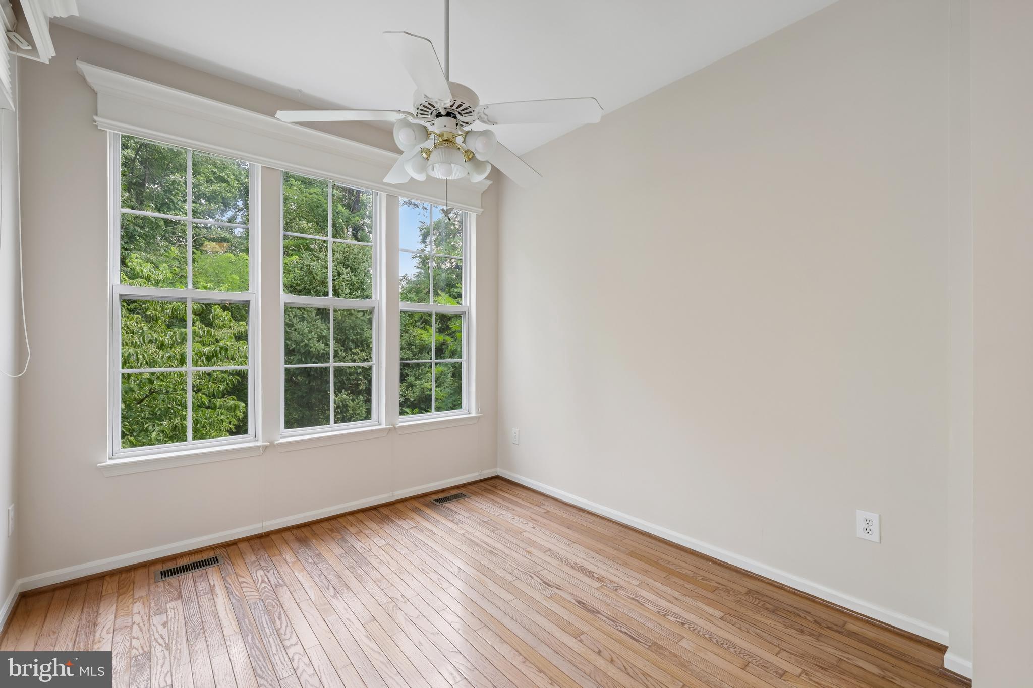 COLLEGE HILLS - Residential