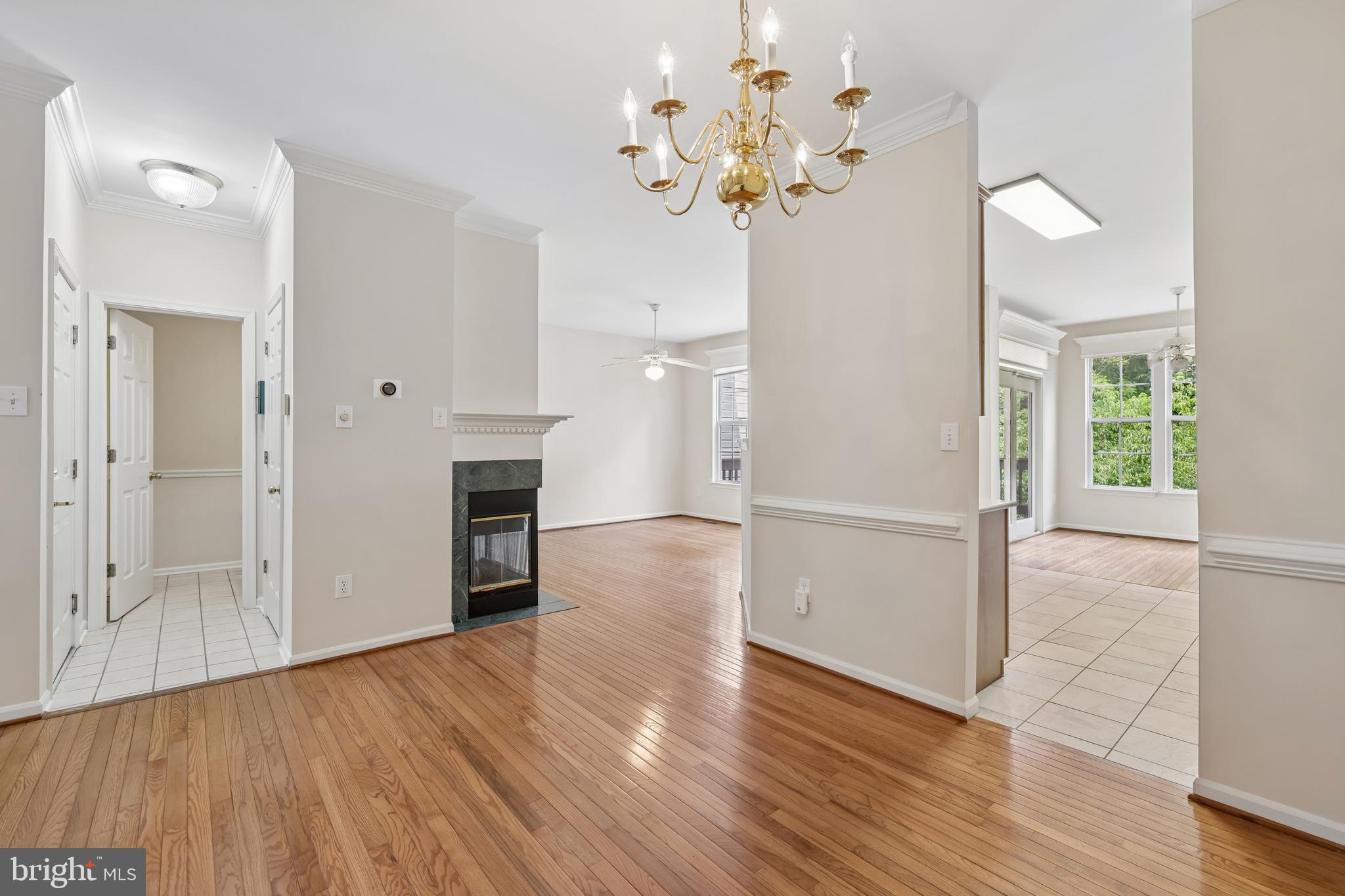COLLEGE HILLS - Residential