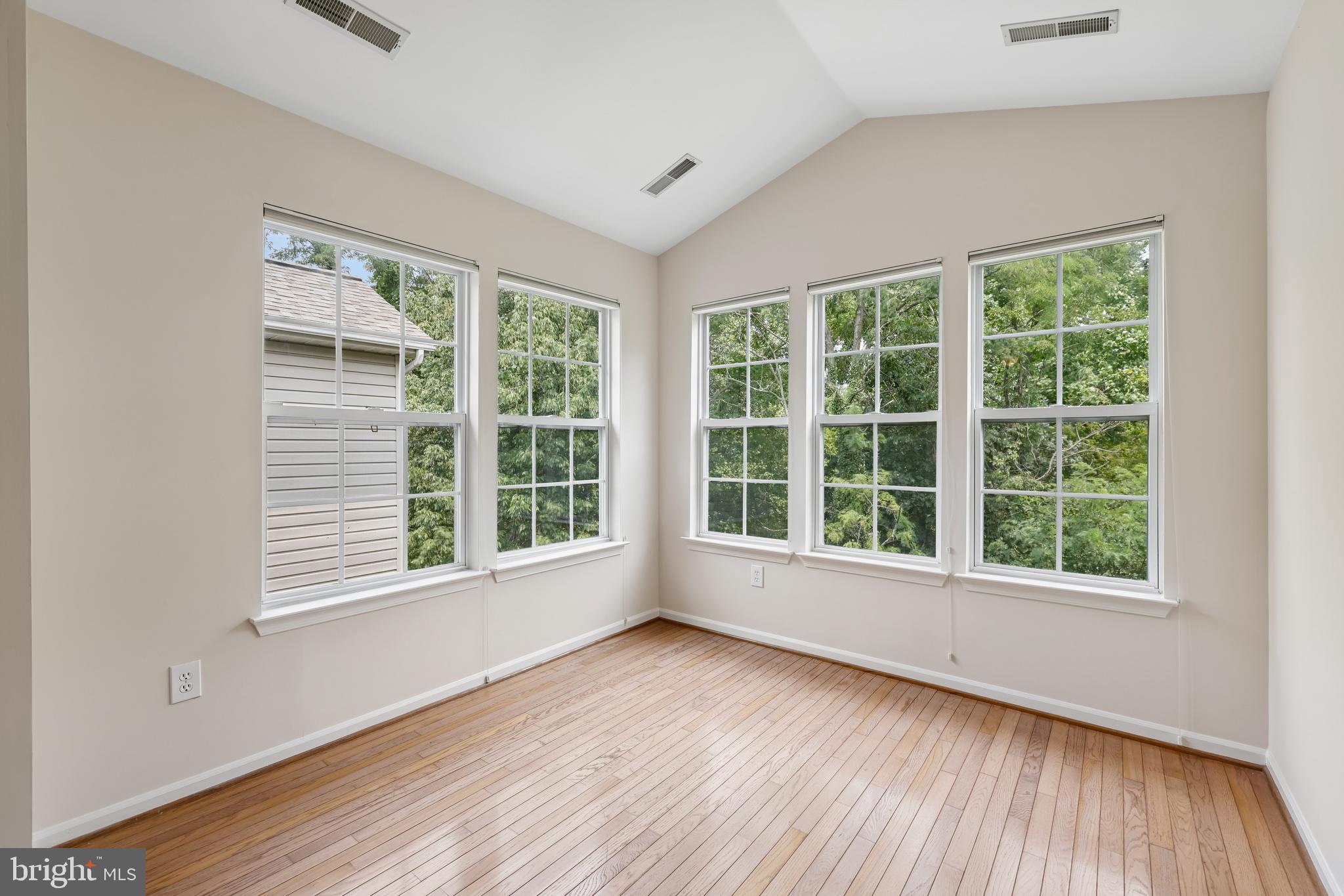 COLLEGE HILLS - Residential