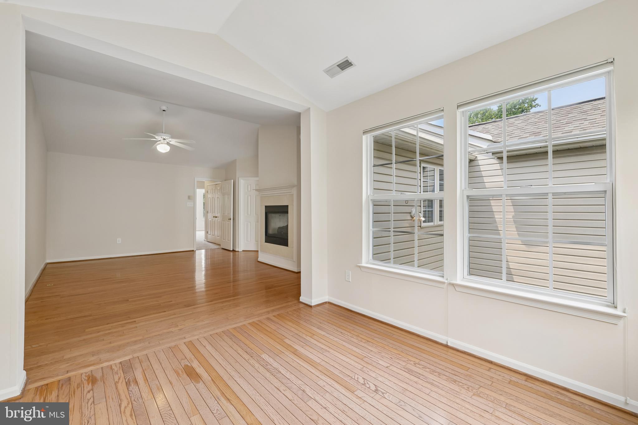 COLLEGE HILLS - Residential