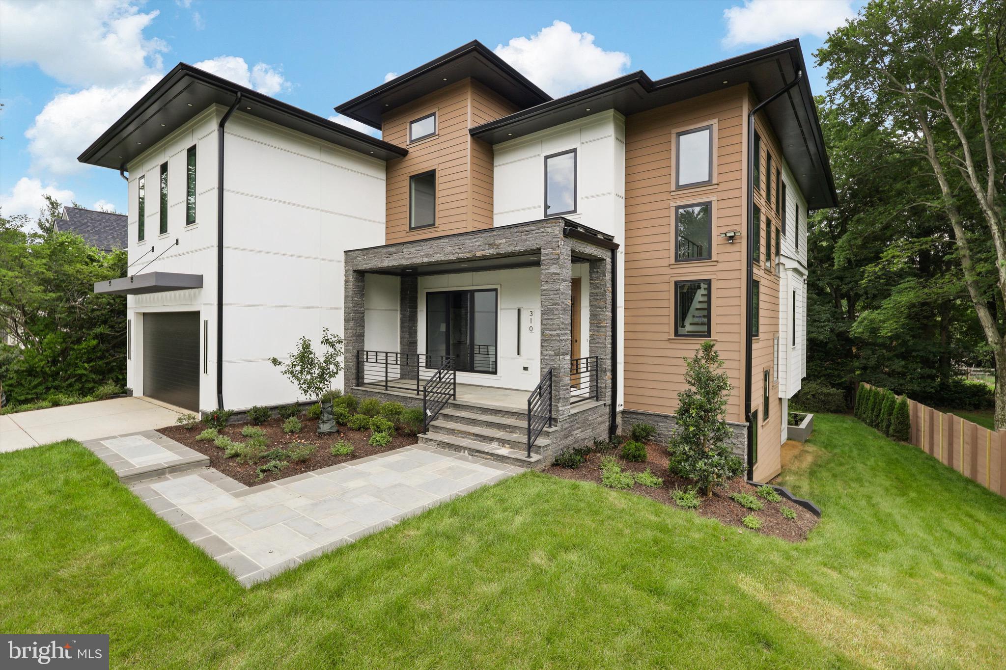VIENNA WOODS - Residential