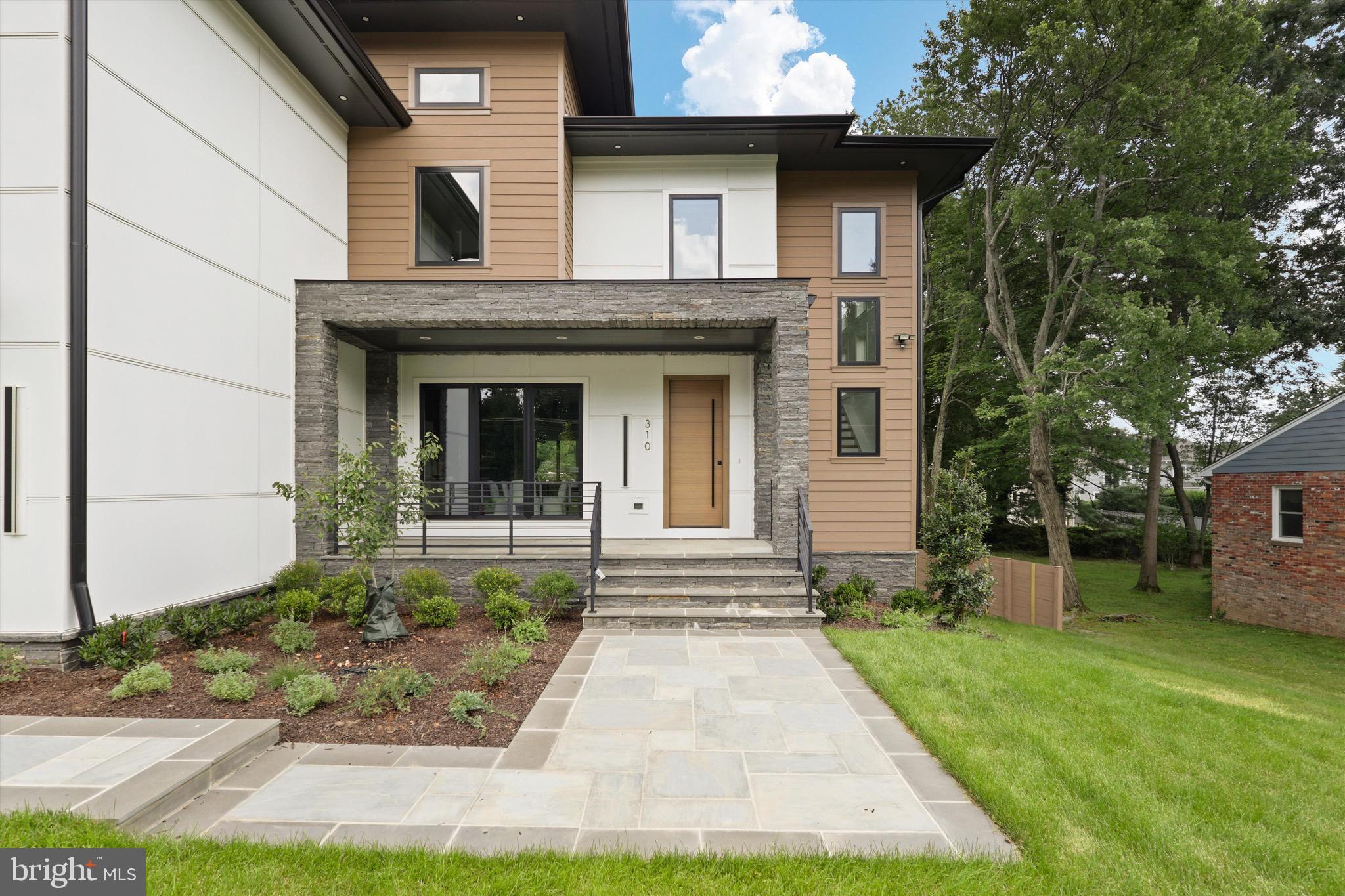 VIENNA WOODS - Residential