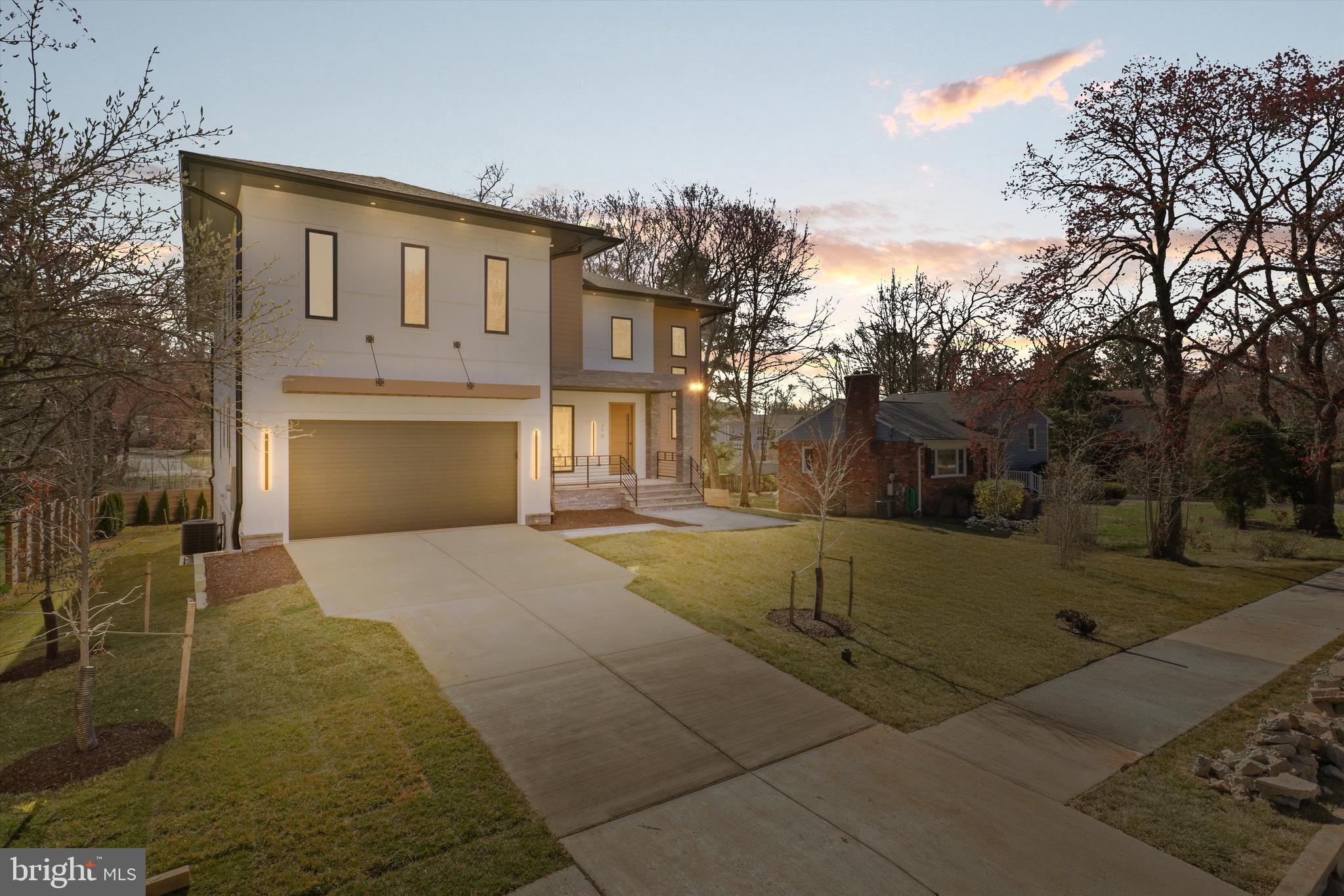 VIENNA WOODS - Residential