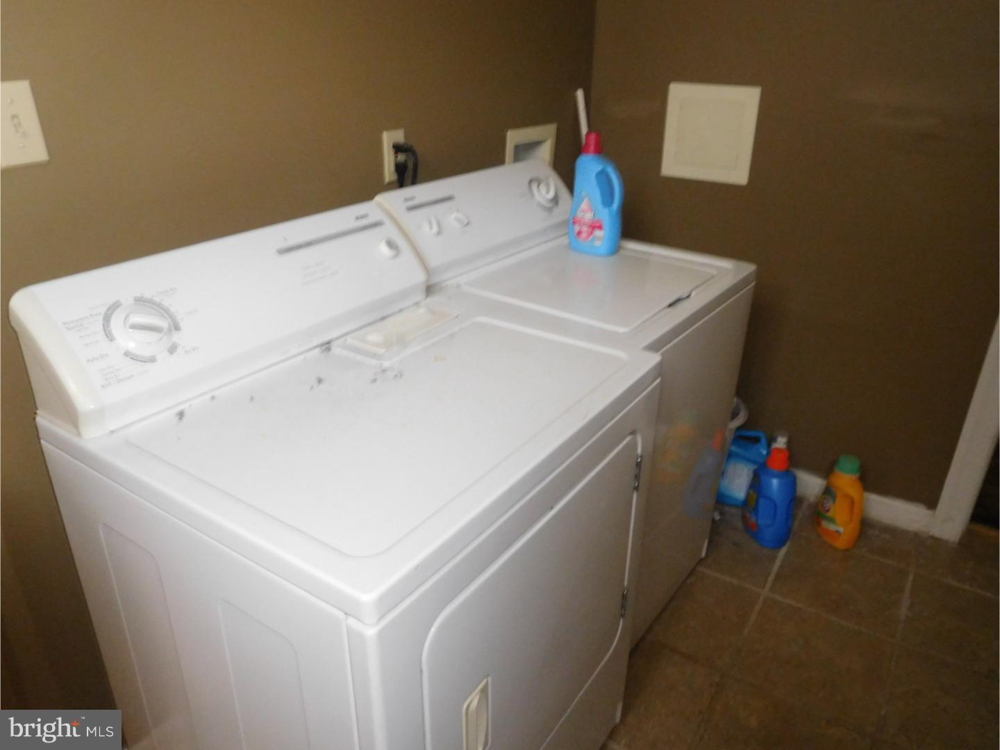 UNIVERSITY CITY - Residential Lease