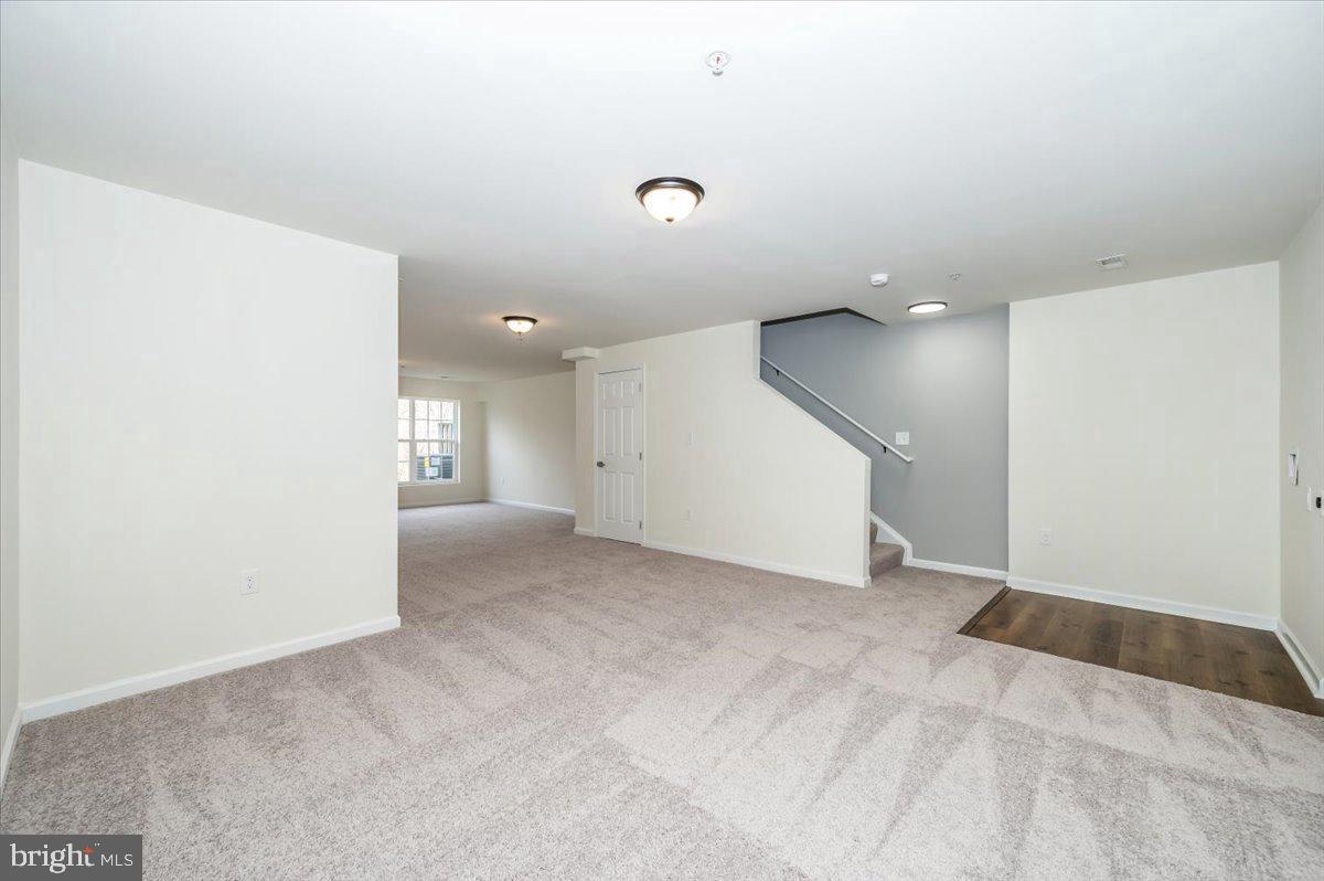 WHISPERING CREEK - Residential Lease