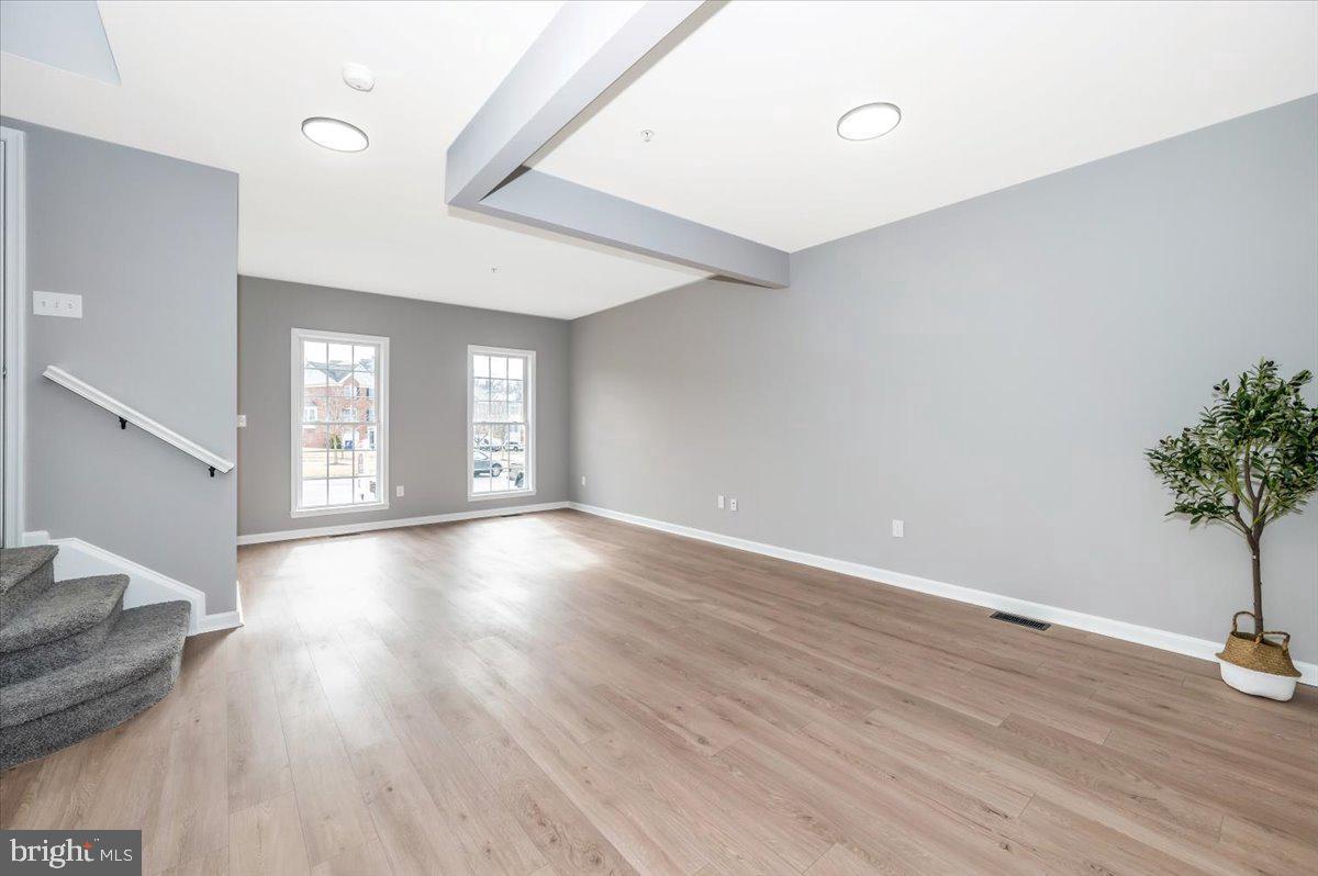 WHISPERING CREEK - Residential Lease