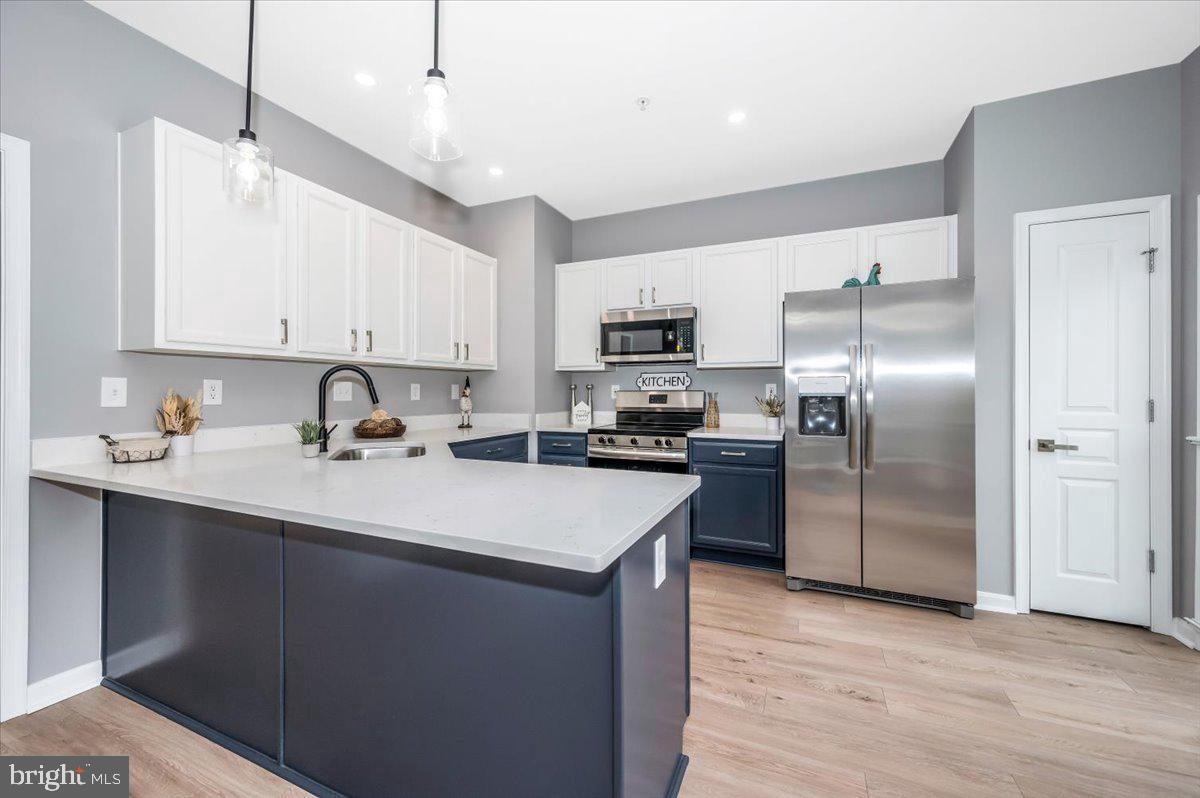 WHISPERING CREEK - Residential Lease
