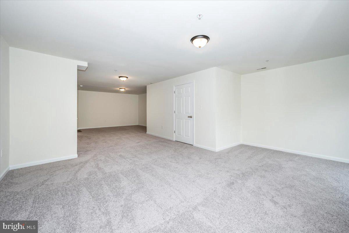 WHISPERING CREEK - Residential Lease