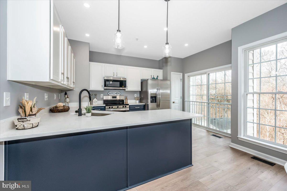 WHISPERING CREEK - Residential Lease