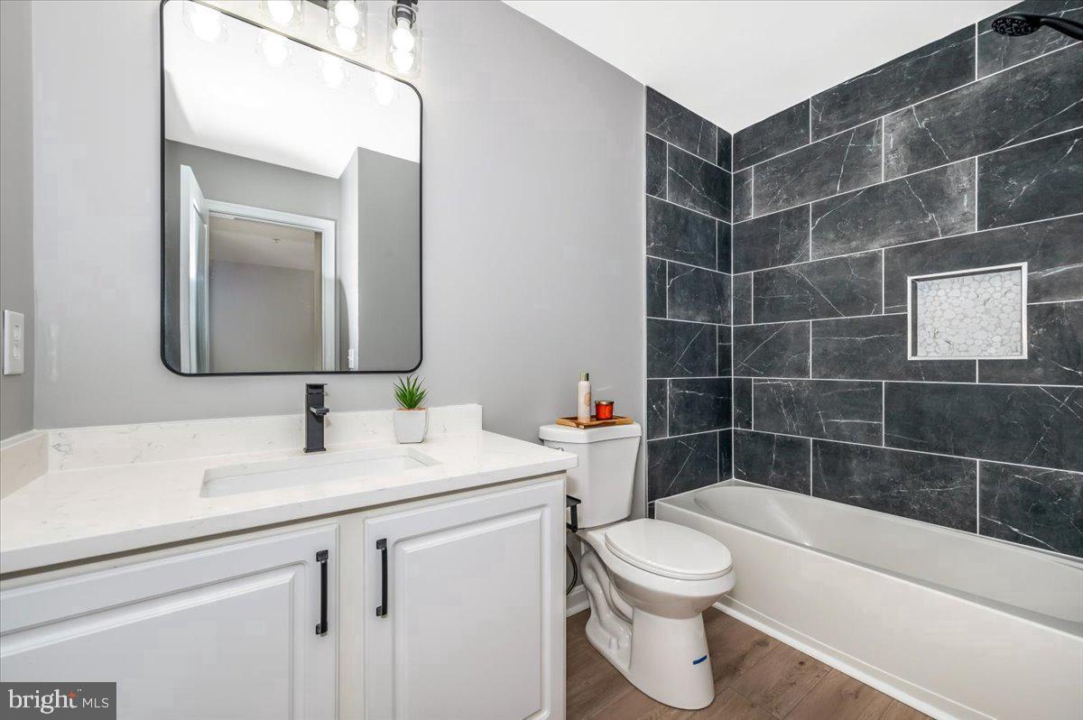 WHISPERING CREEK - Residential Lease
