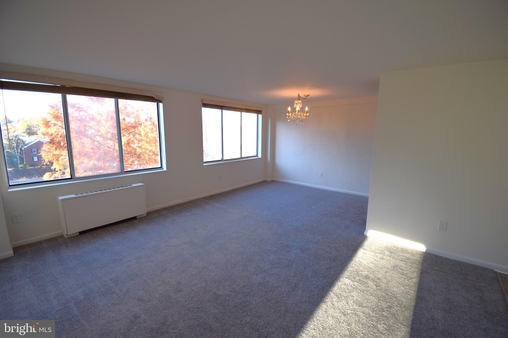 RIVER TOWERS - Residential Lease