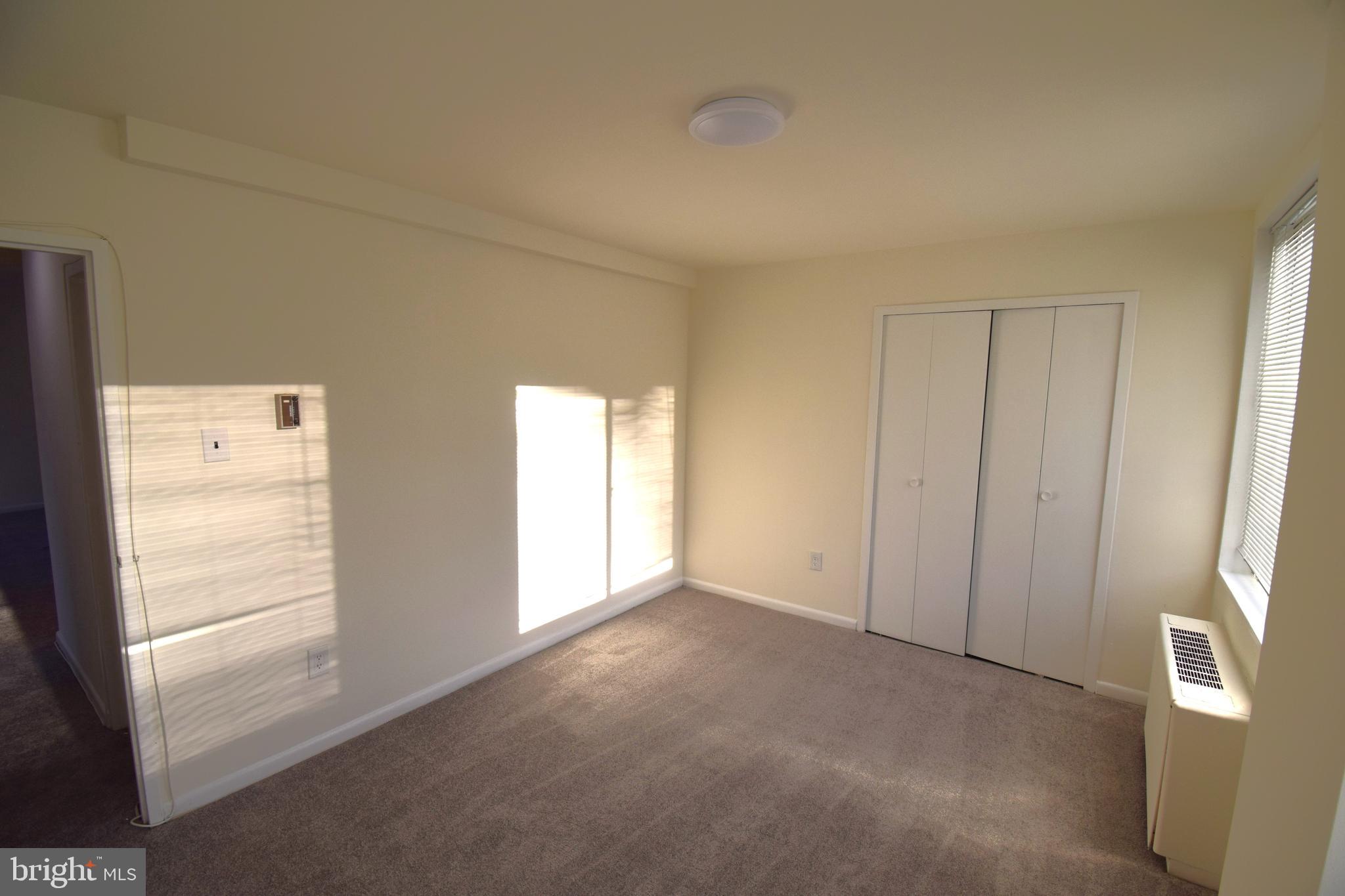RIVER TOWERS - Residential Lease