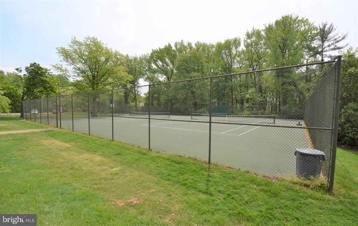 RIVER TOWERS - Residential Lease