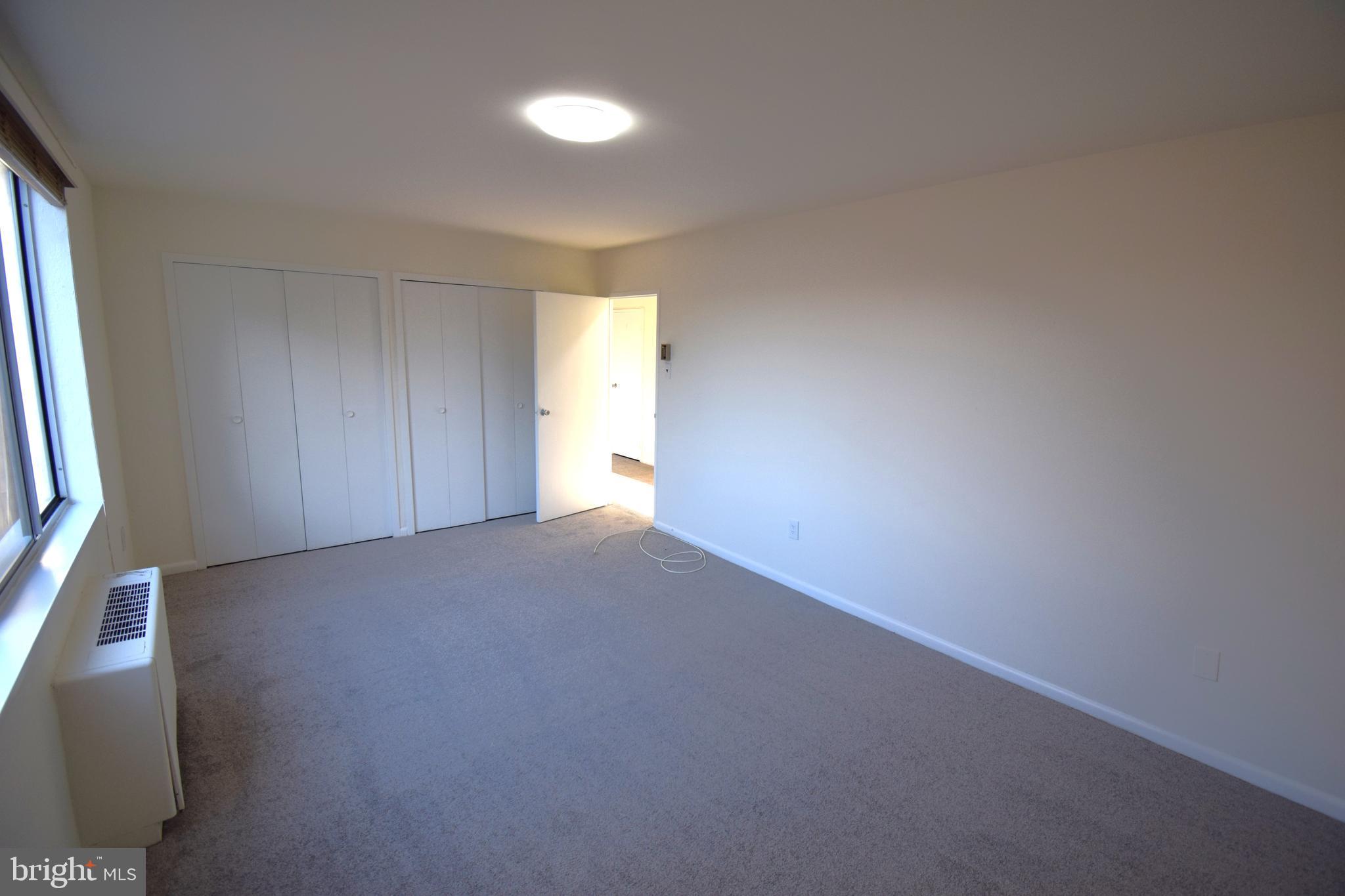 RIVER TOWERS - Residential Lease