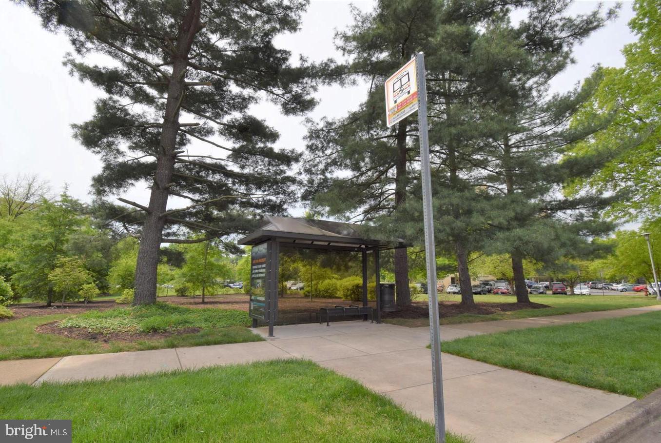 RIVER TOWERS - Residential Lease