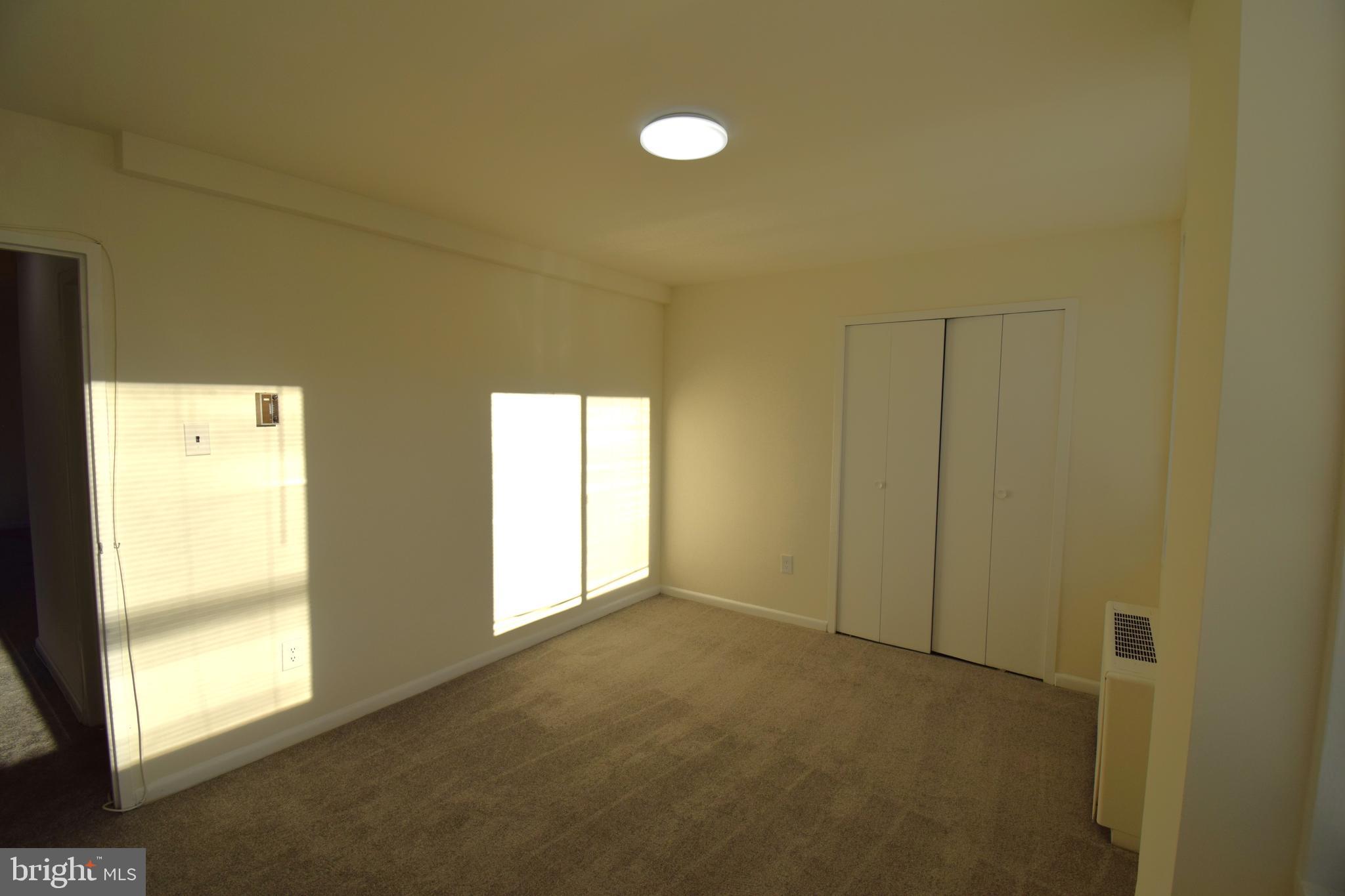 RIVER TOWERS - Residential Lease