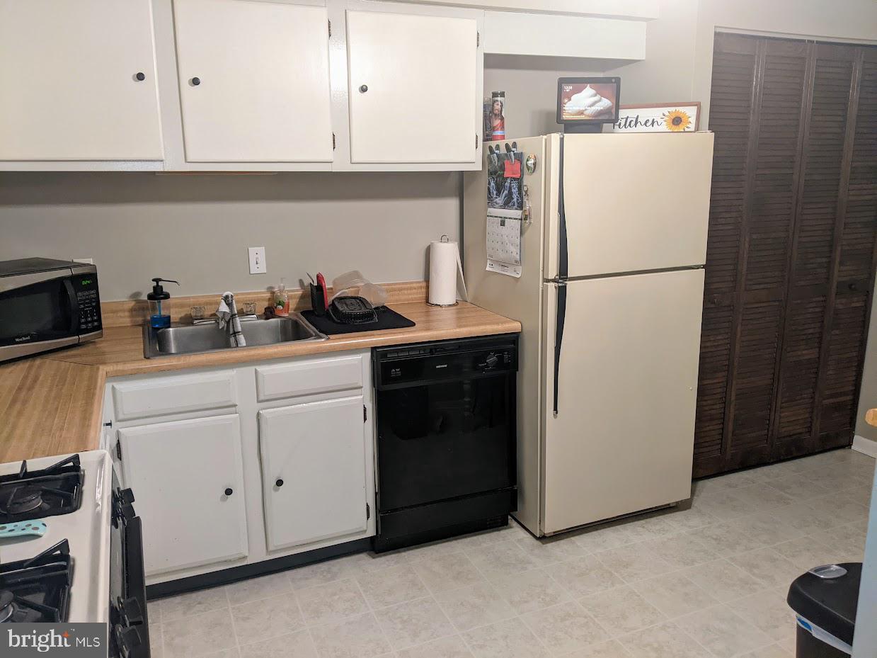 BERKSHIRE ESTATES - Residential Lease