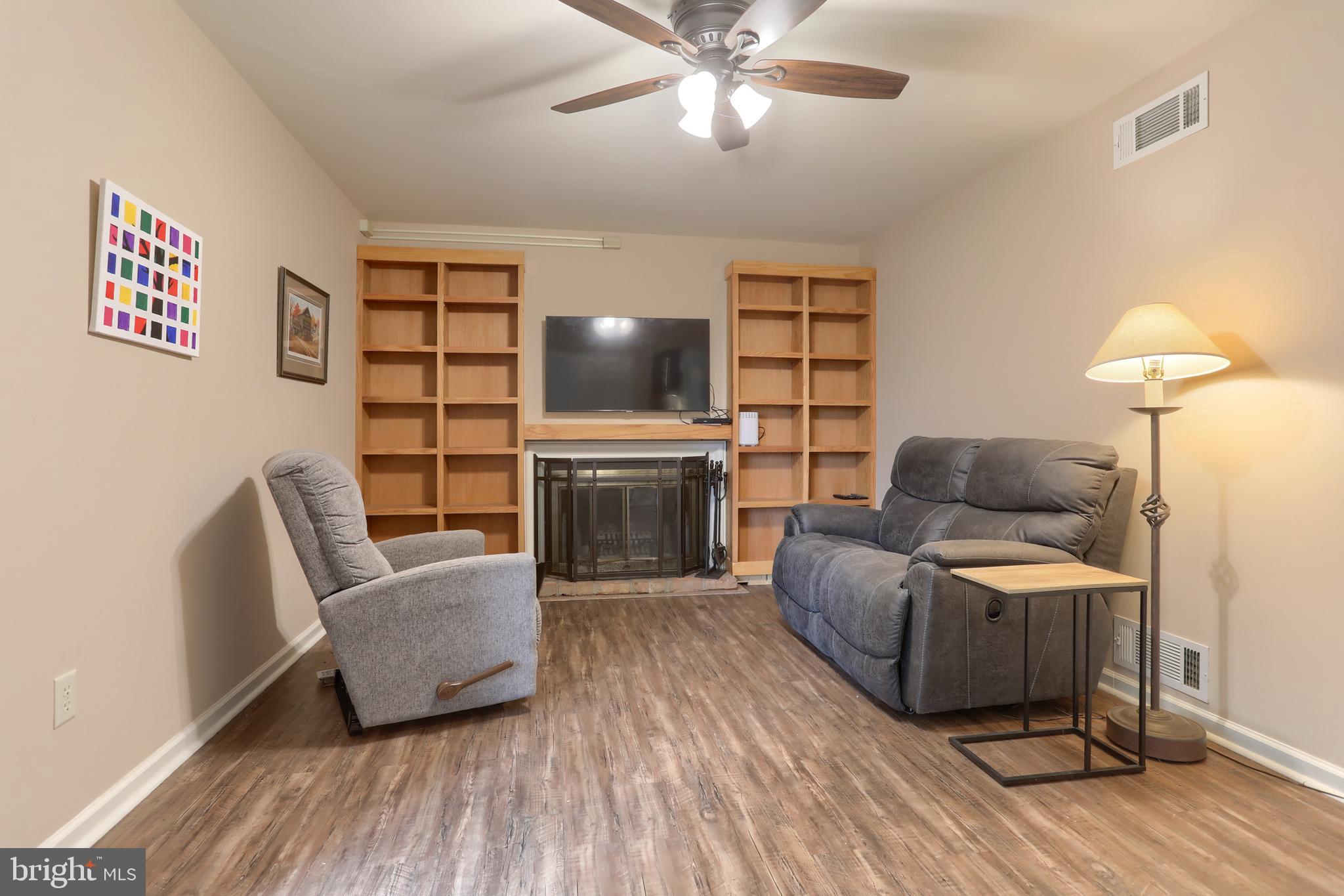 KRIM COURT - Residential