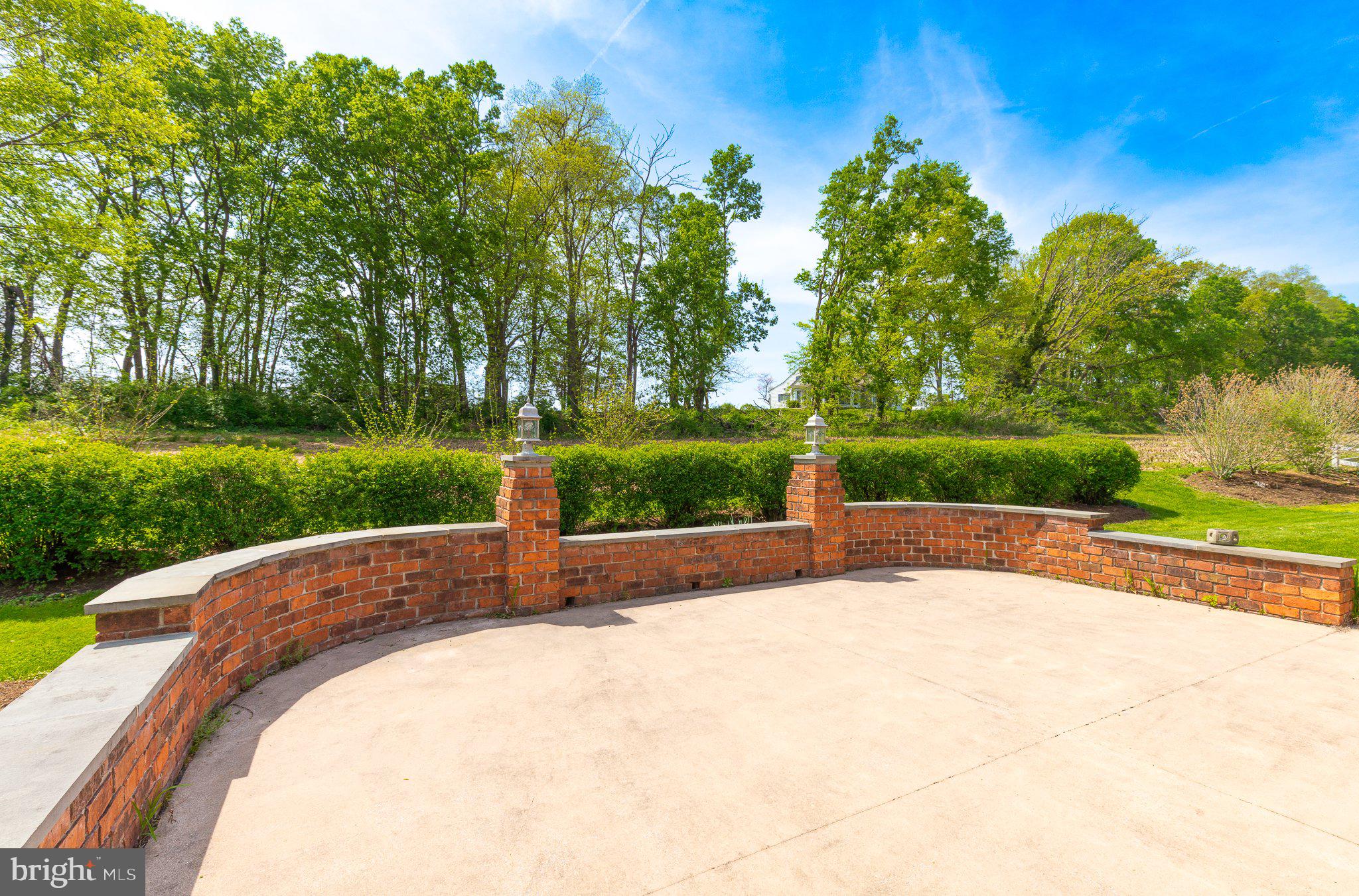 WOODS EDGE - Residential